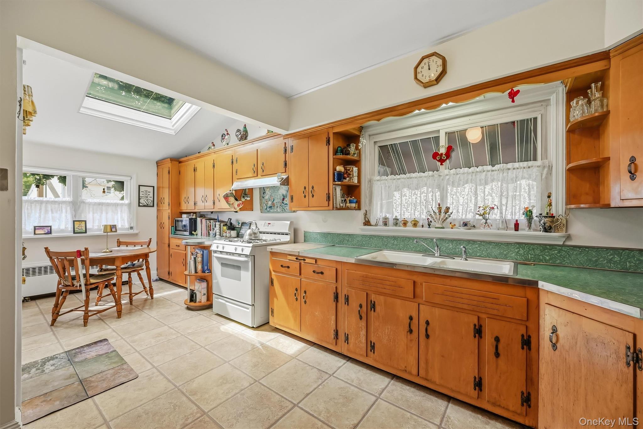 Single Family E Maple Avenue Rockland County, NY 10901, MLS-1047168-24