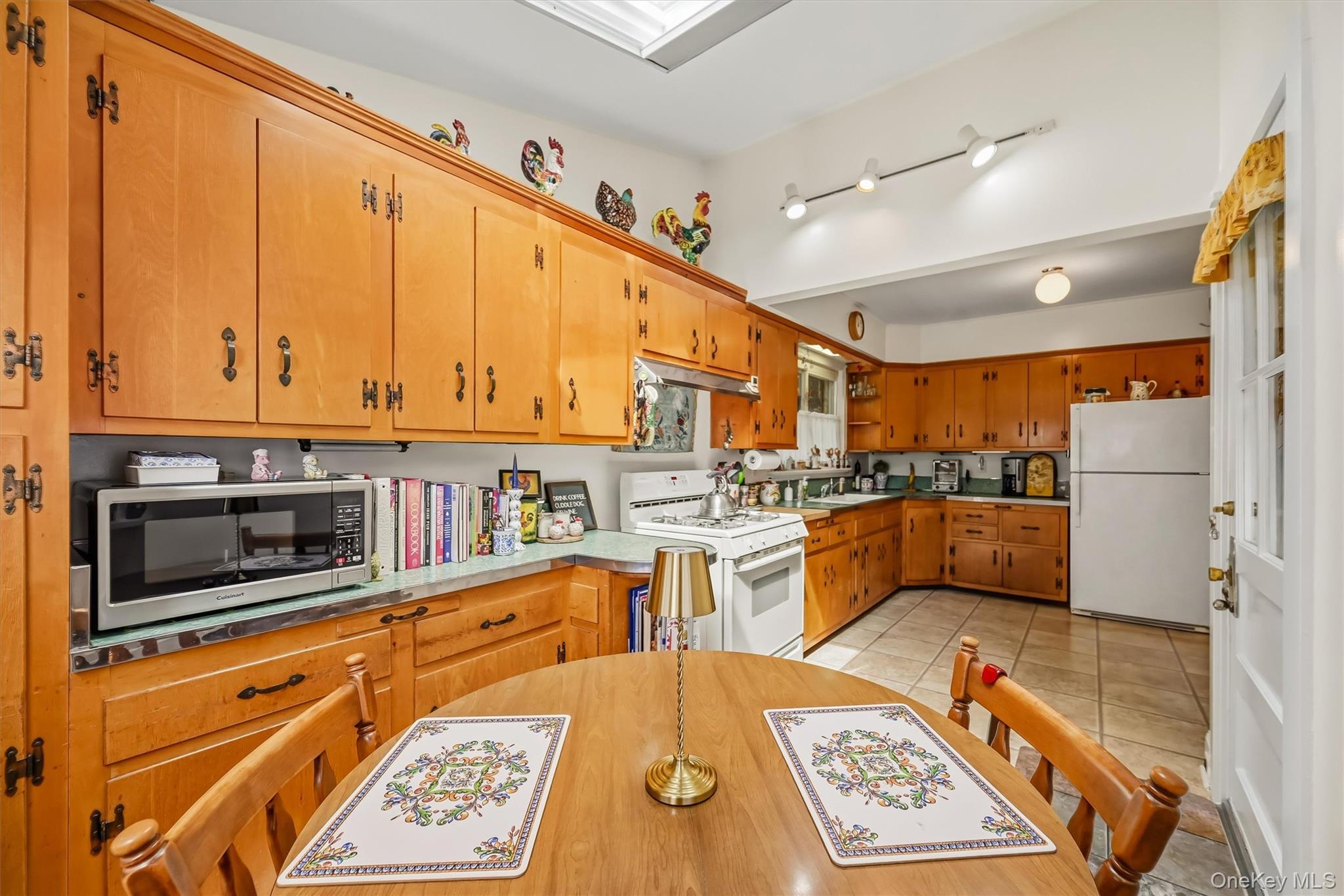 Single Family E Maple Avenue Rockland County, NY 10901, MLS-1047168-27