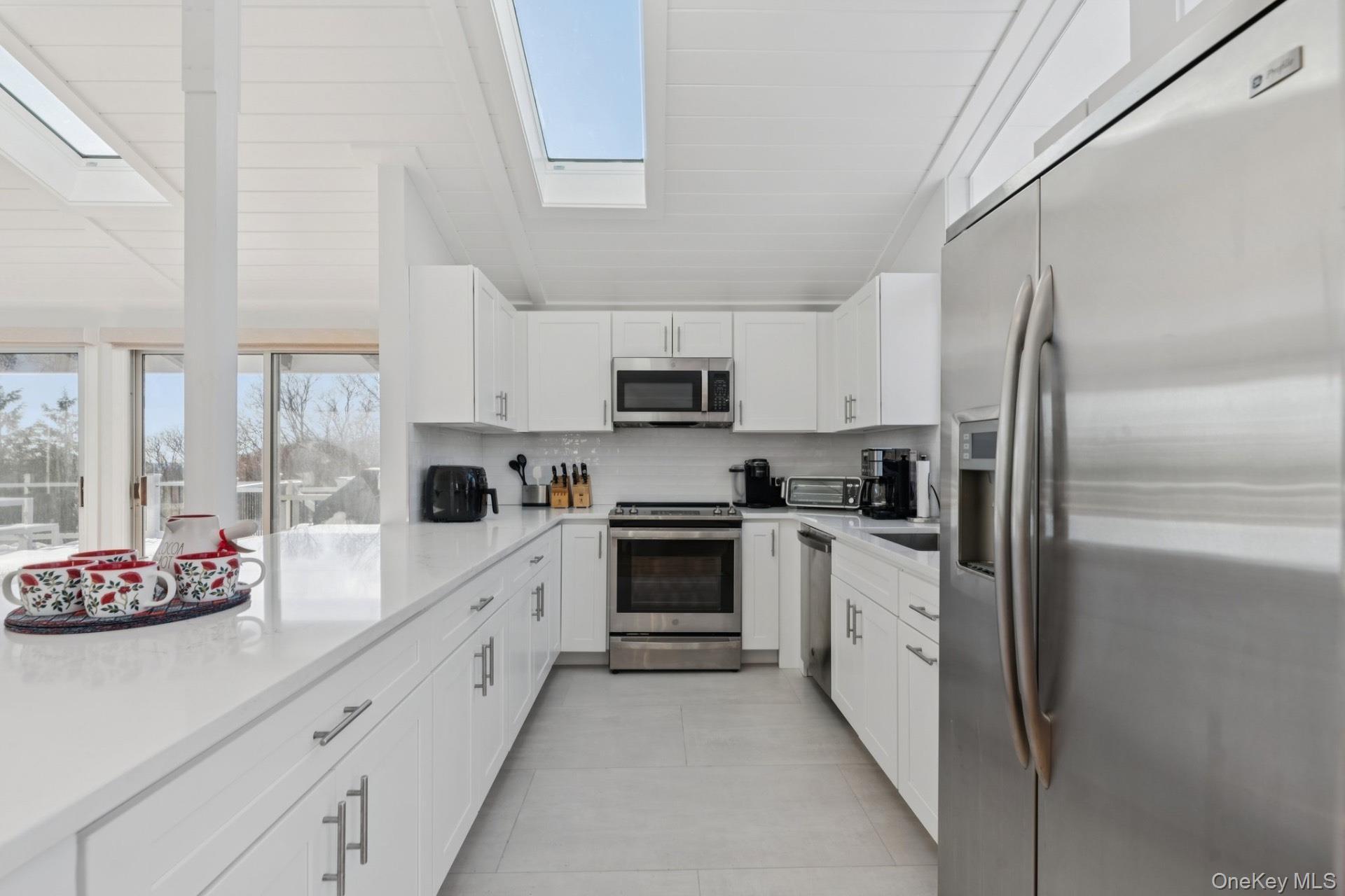 Single Family Tara Road  Suffolk County, NY 11954, MLS-1047183-11