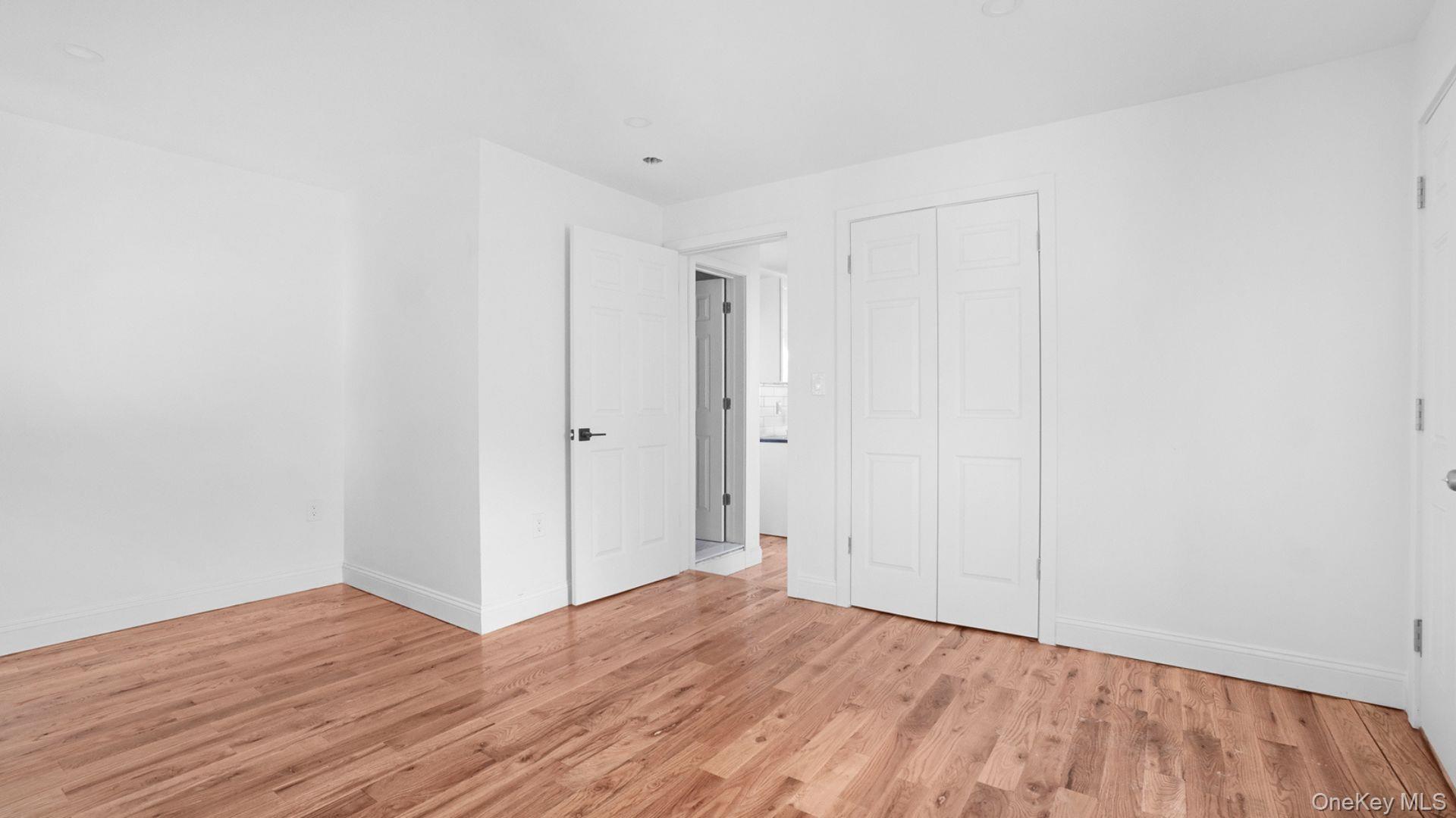 Single Family E 211th Street Bronx, NY 10469, MLS-1047191-11