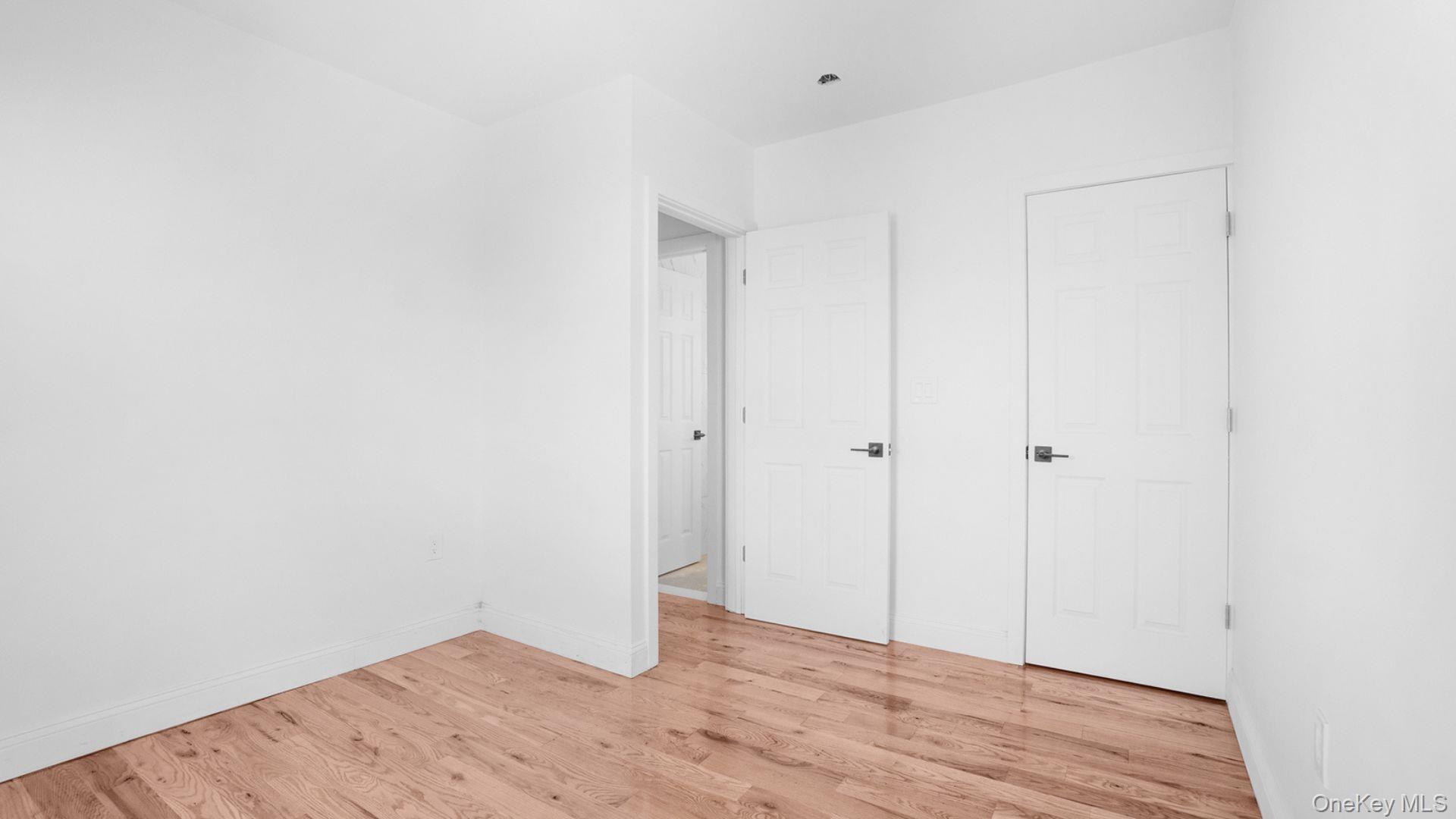 Single Family E 211th Street Bronx, NY 10469, MLS-1047191-14