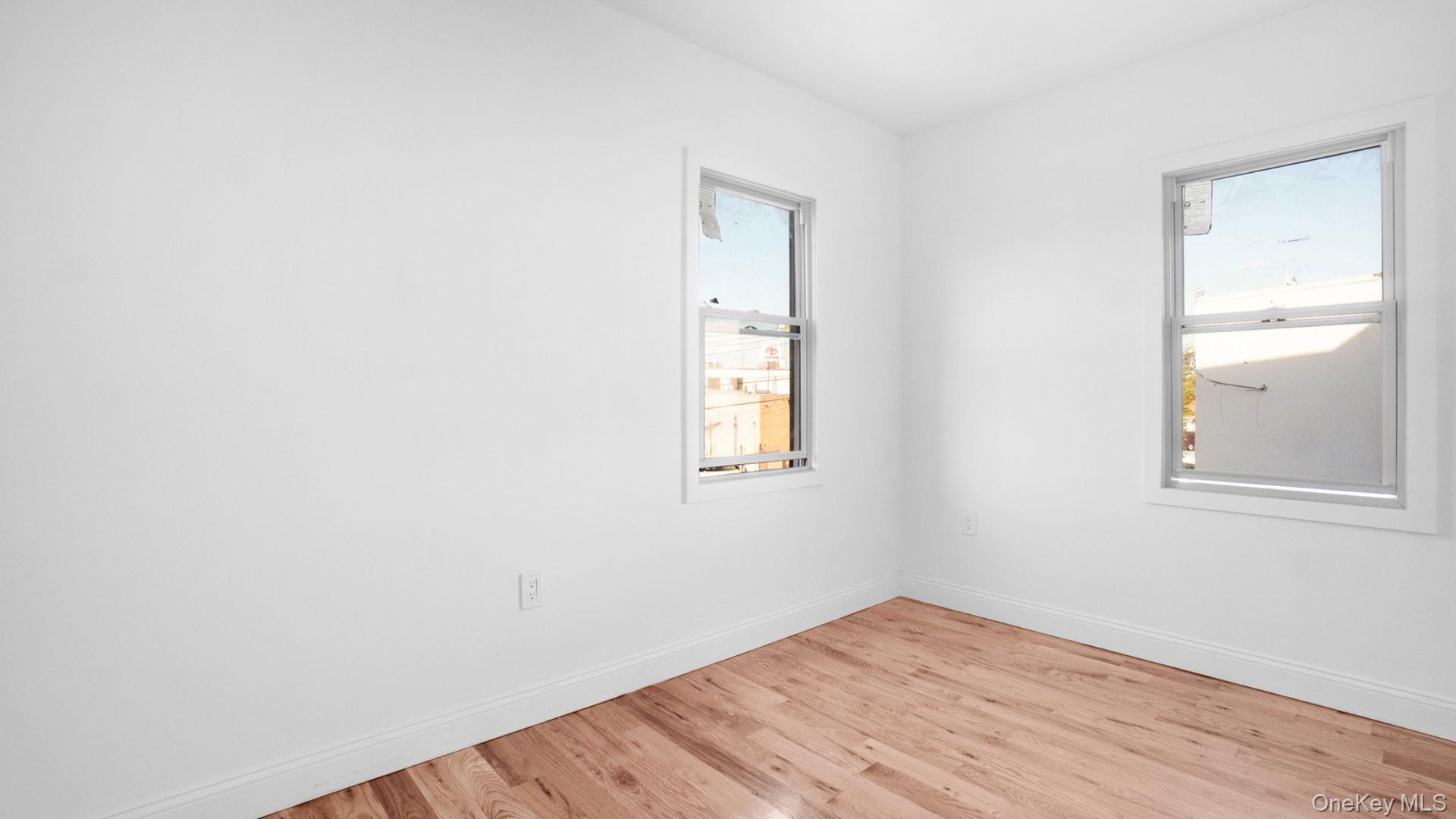 Single Family E 211th Street Bronx, NY 10469, MLS-1047191-16