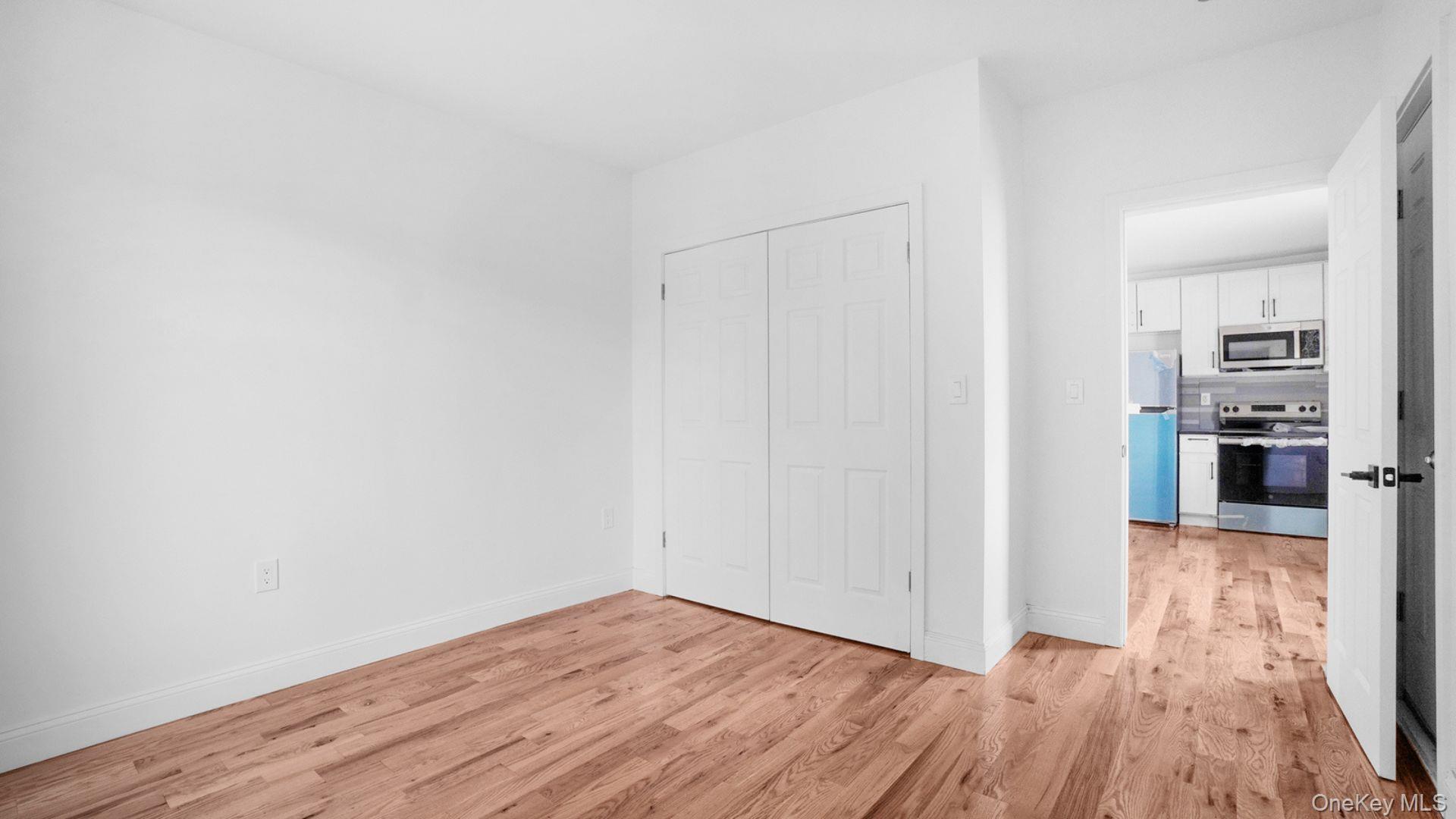 Single Family E 211th Street Bronx, NY 10469, MLS-1047191-17