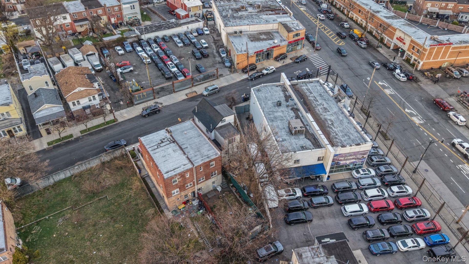 Single Family E 211th Street Bronx, NY 10469, MLS-1047191-27