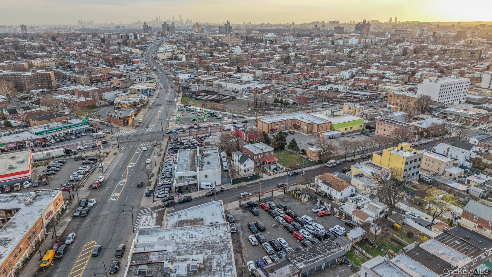 Single Family E 211th Street  Bronx, NY 10469, MLS-1047191-28