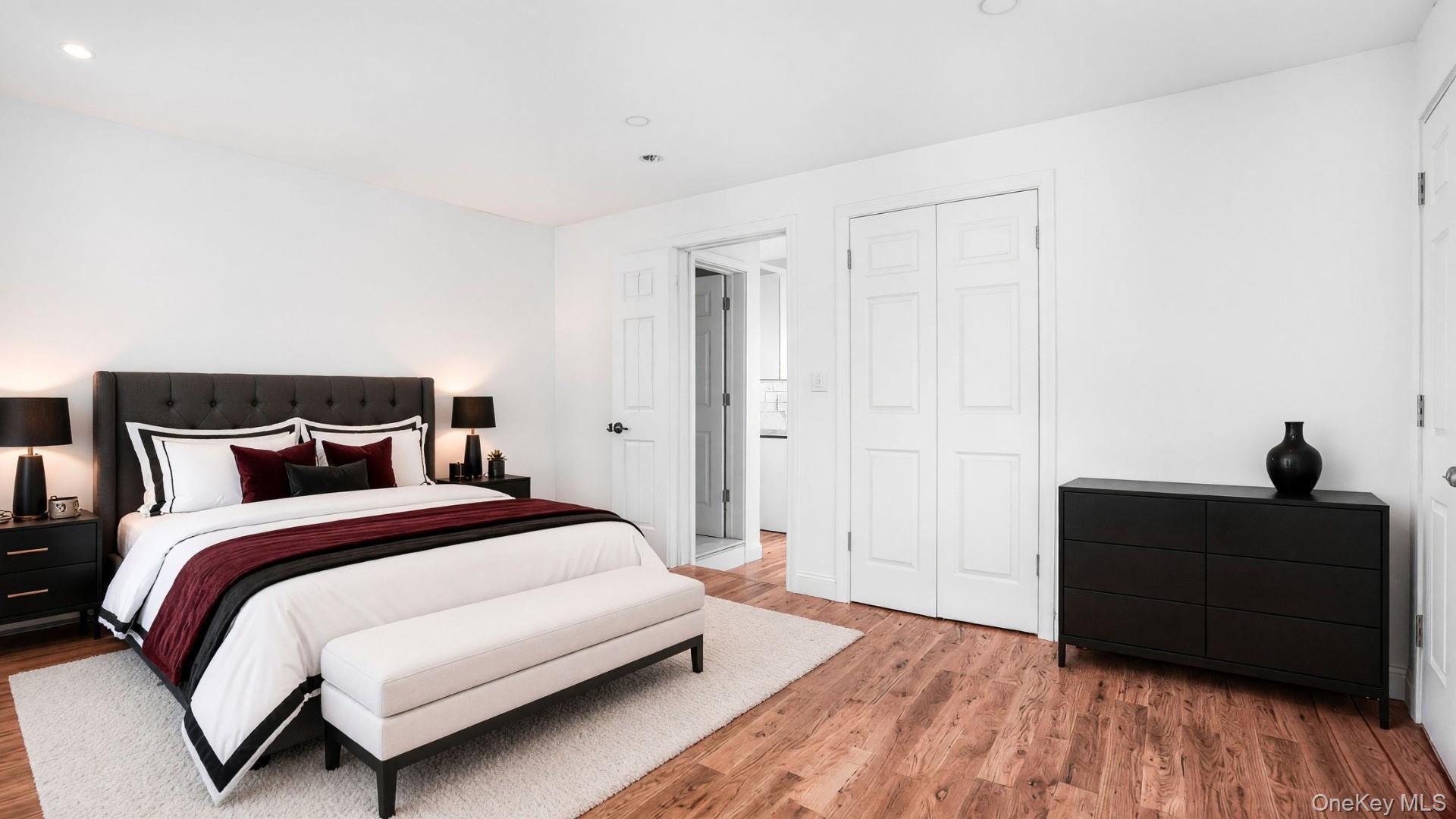 Single Family E 211th Street Bronx, NY 10469, MLS-1047191-5