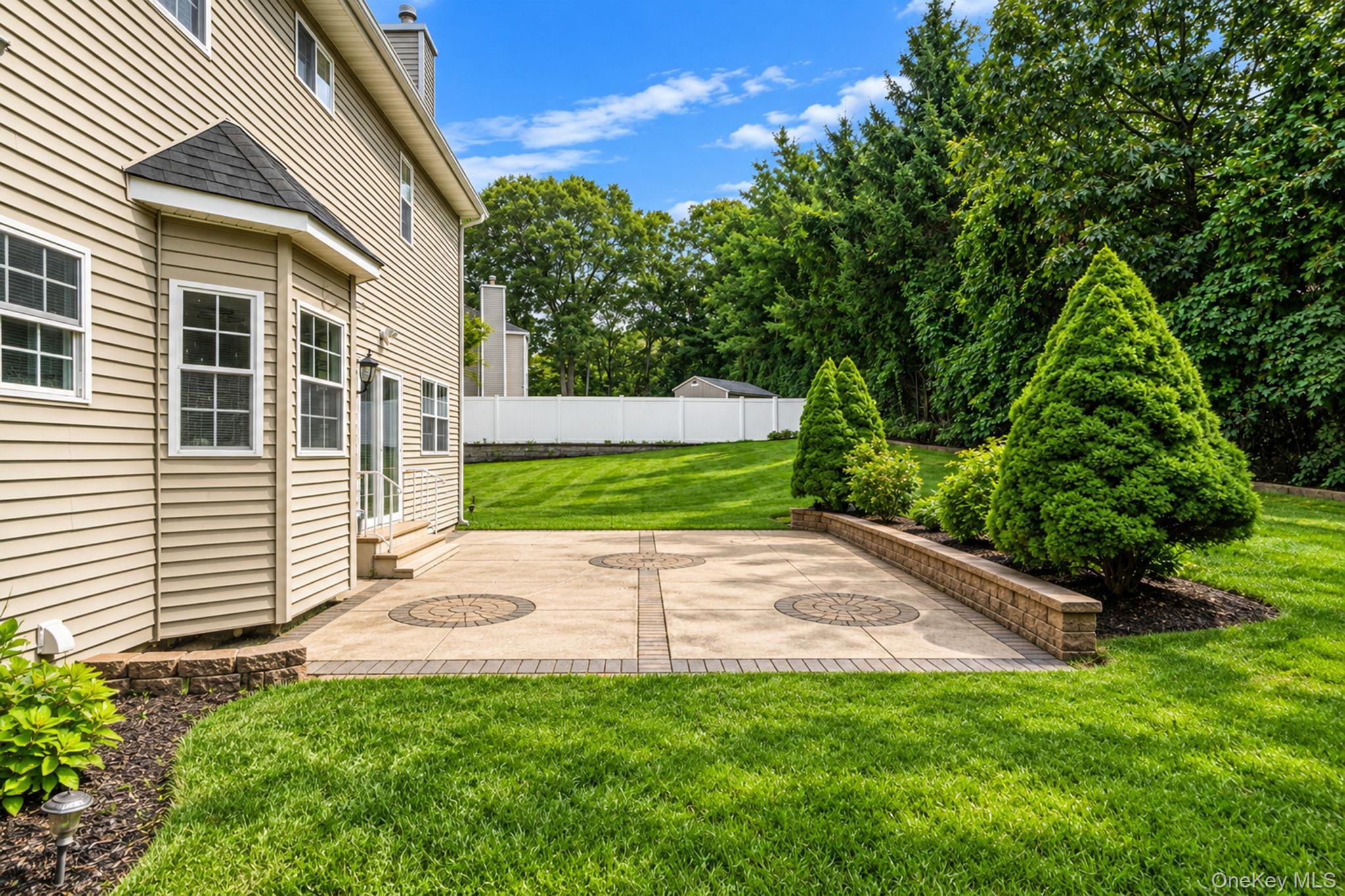 Single Family Woodridge Lane  Suffolk County, NY 11727, MLS-1047218-11