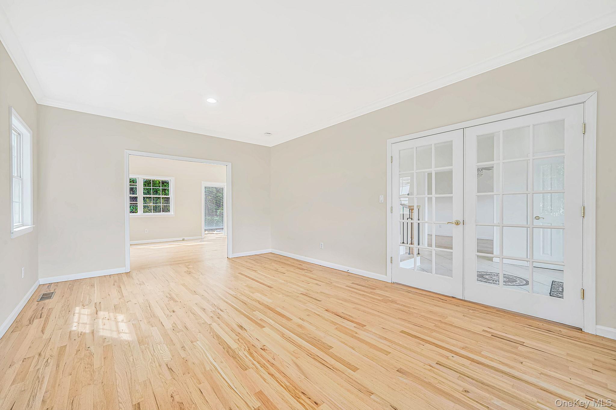 Single Family Woodridge Lane  Suffolk County, NY 11727, MLS-1047218-16