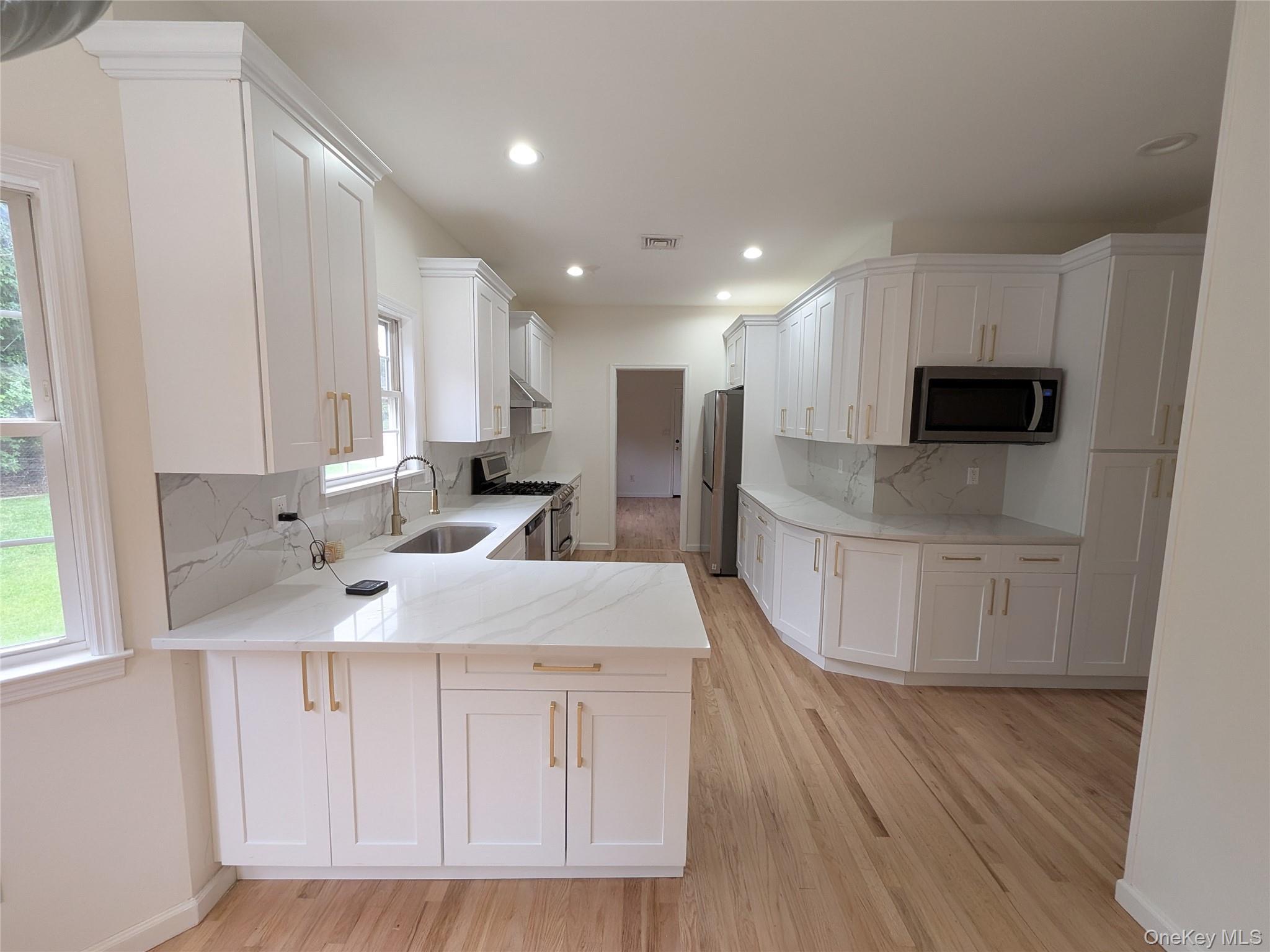 Single Family Woodridge Lane  Suffolk County, NY 11727, MLS-1047218-31