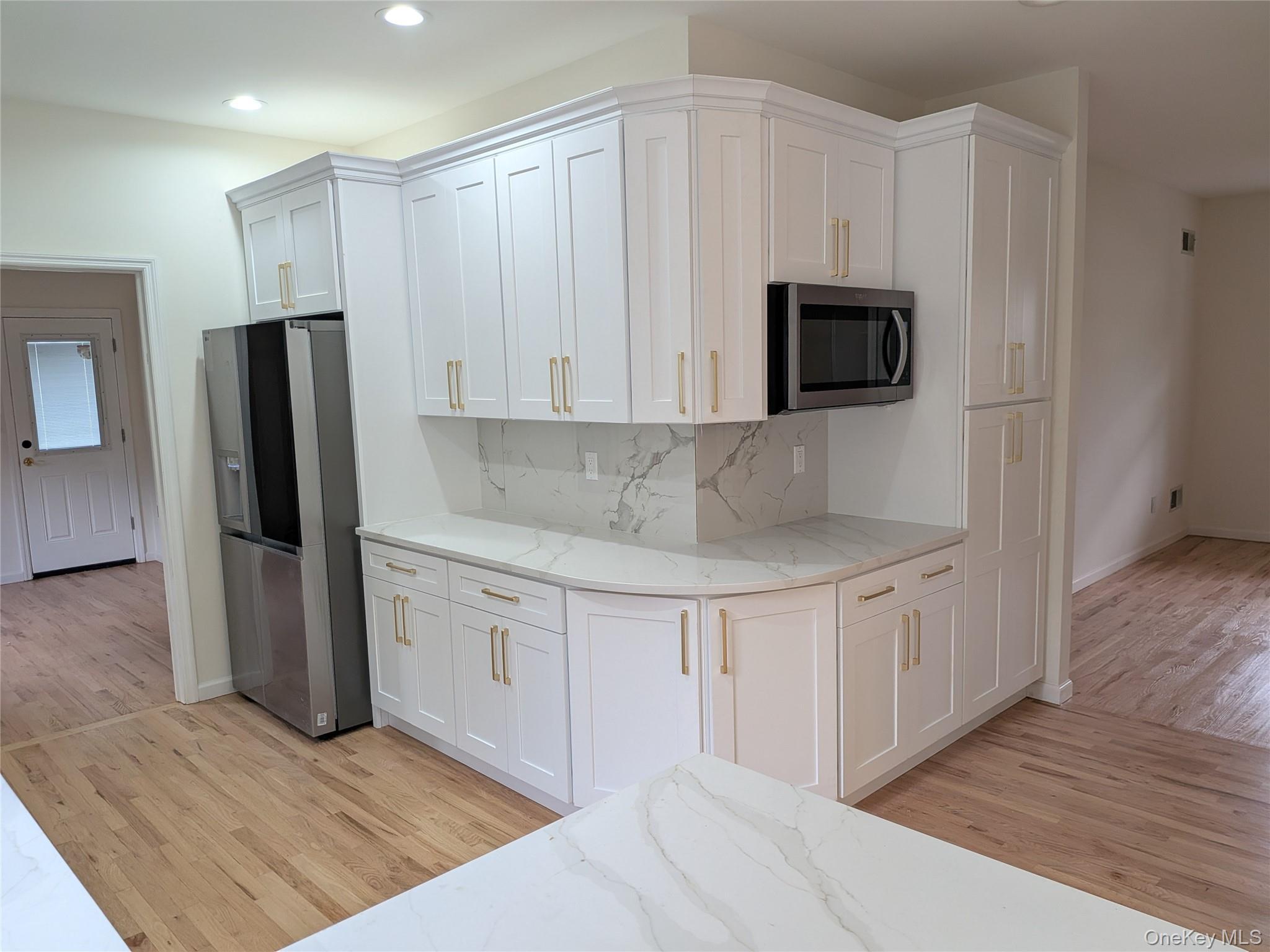 Single Family Woodridge Lane  Suffolk County, NY 11727, MLS-1047218-32