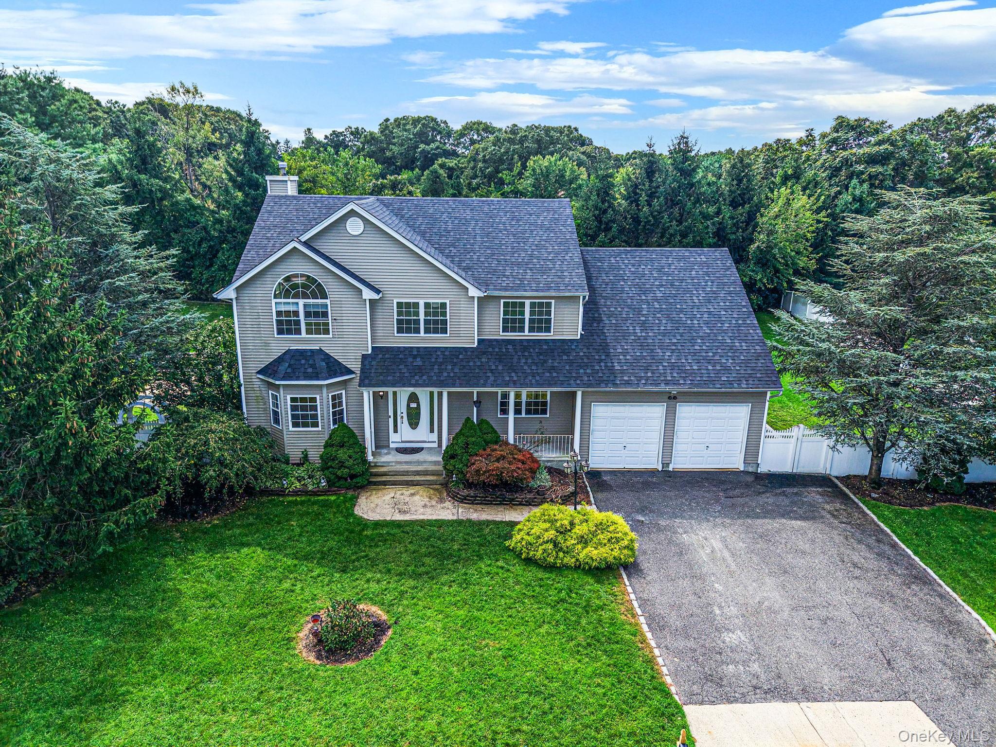 Single Family Woodridge Lane  Suffolk County, NY 11727, MLS-1047218-5
