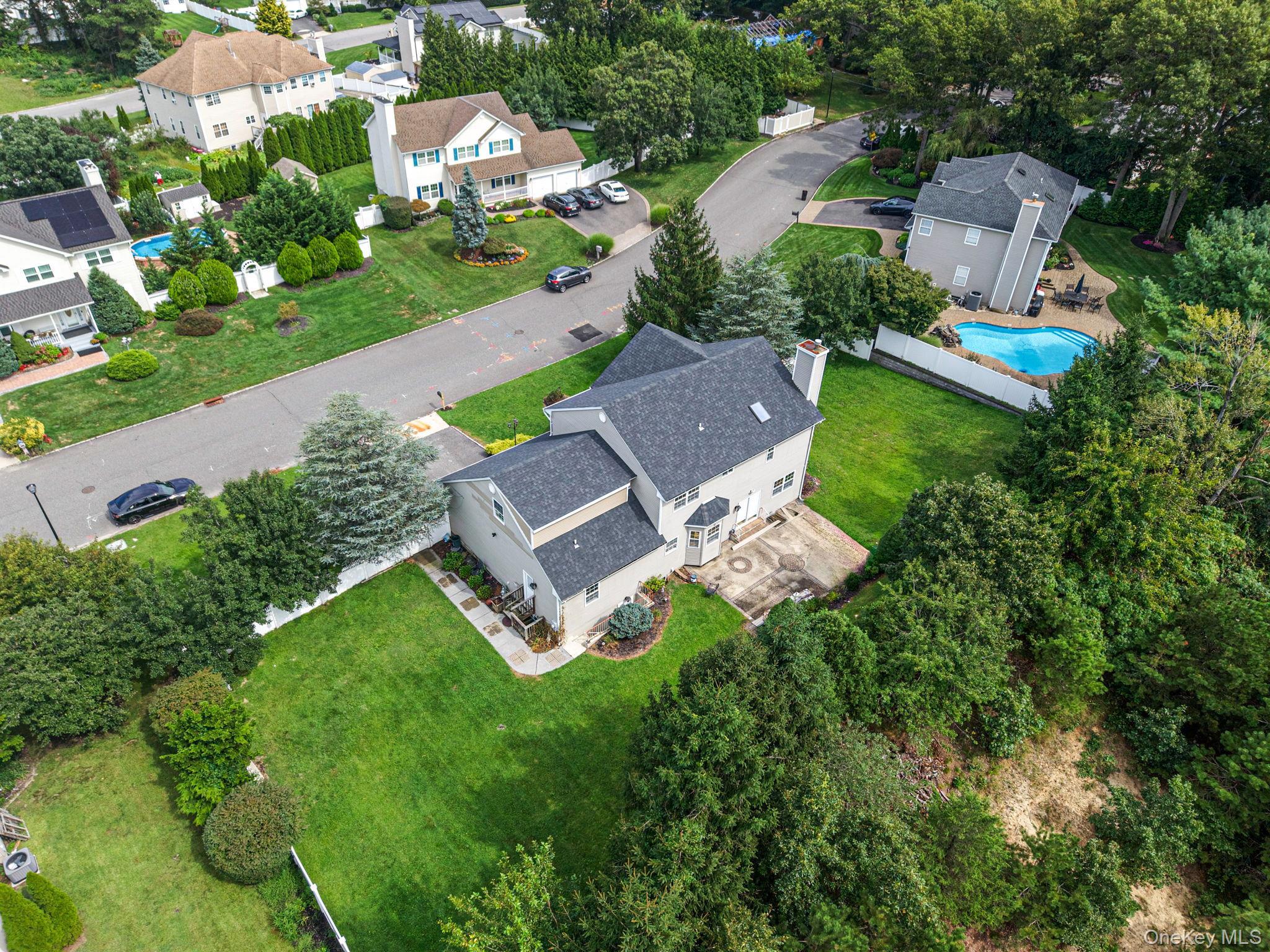 Single Family Woodridge Lane  Suffolk County, NY 11727, MLS-1047218-7