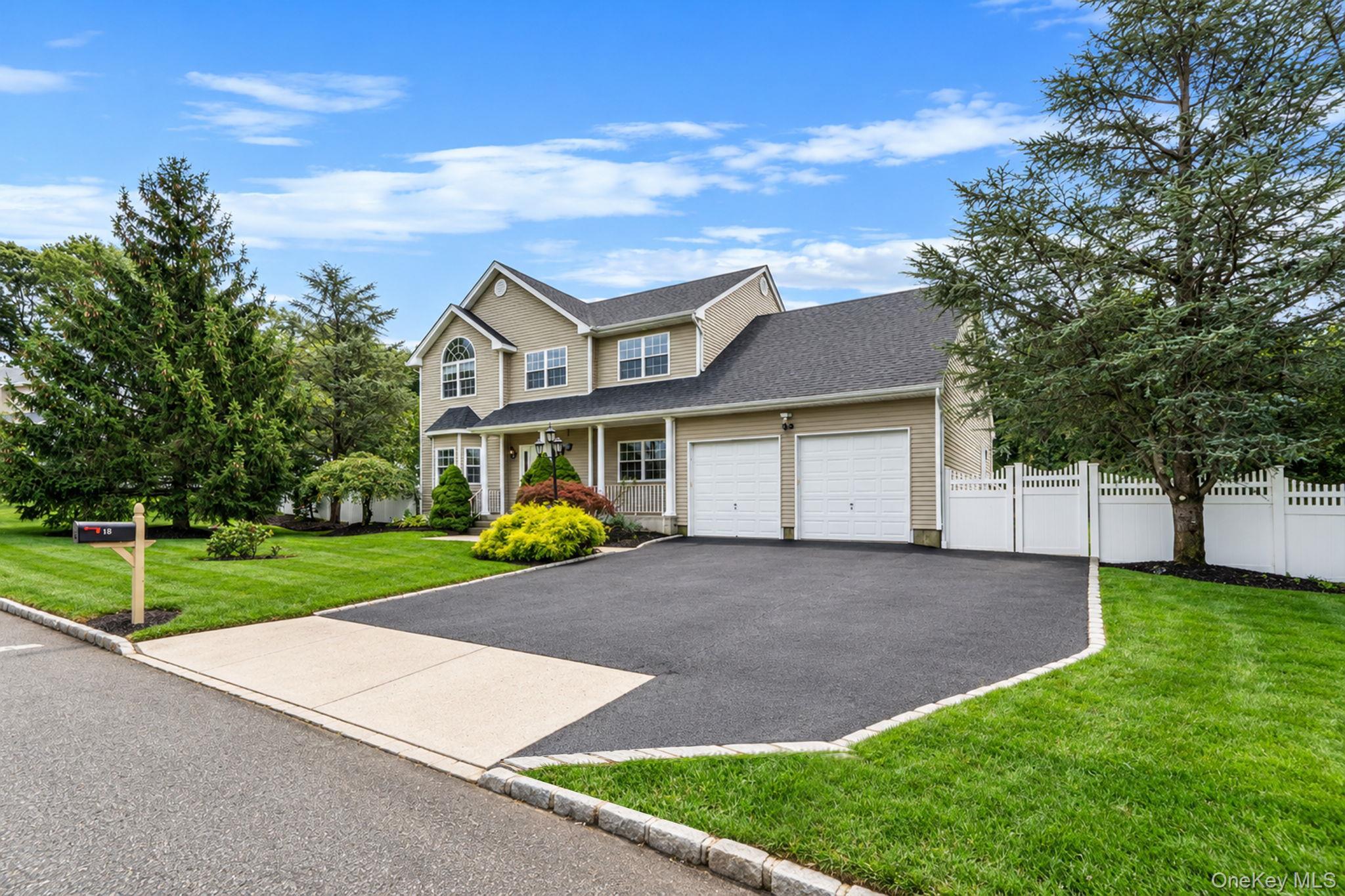 Single Family Woodridge Lane  Suffolk County, NY 11727, MLS-1047218-9