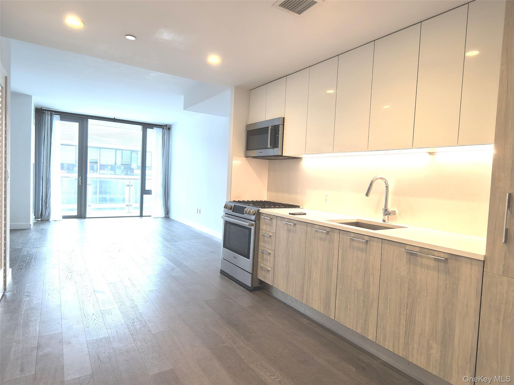 Single Family 40th Road Queens, NY 11354, MLS-1047223-11