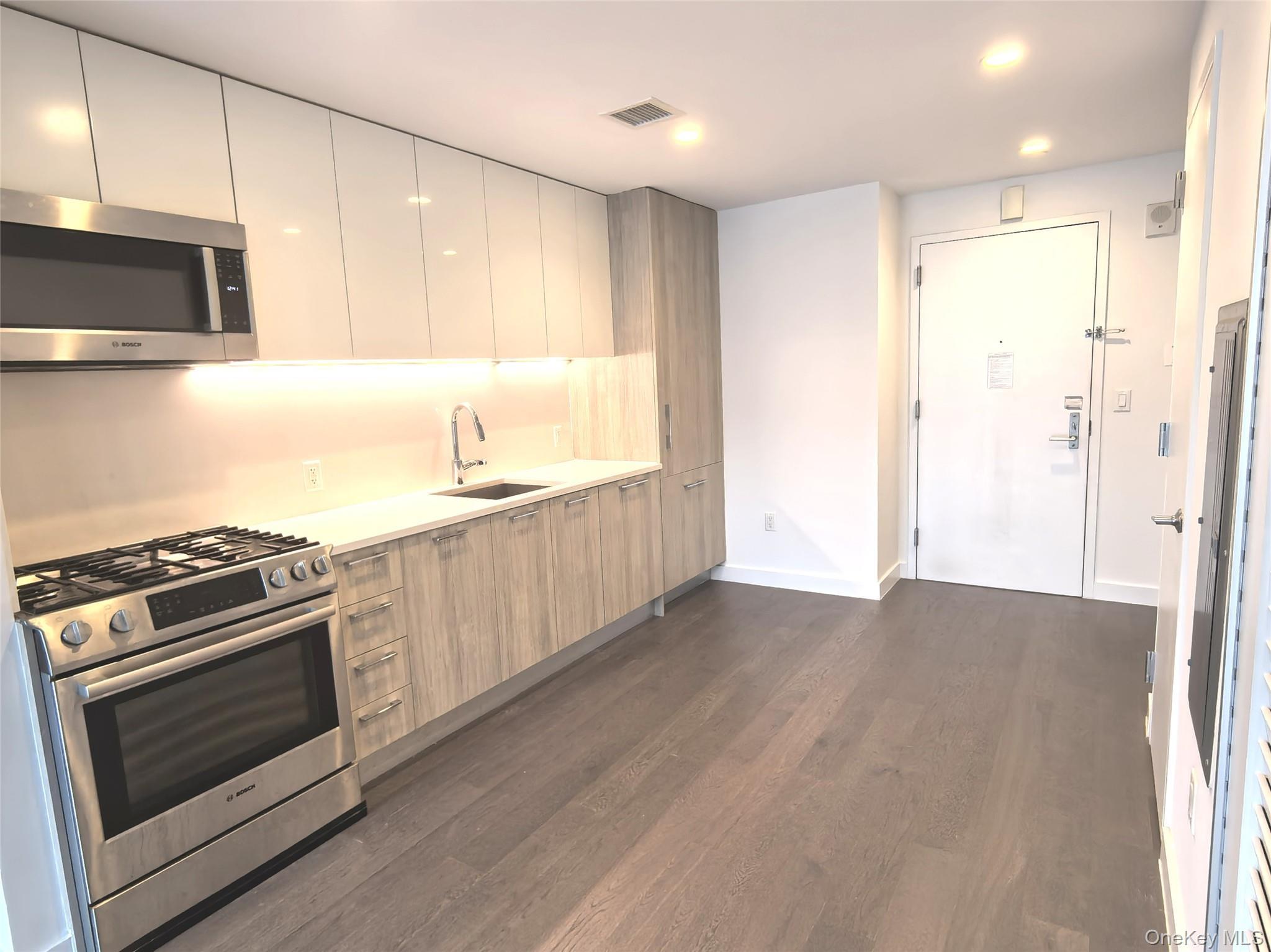 Single Family 40th Road Queens, NY 11354, MLS-1047223-12
