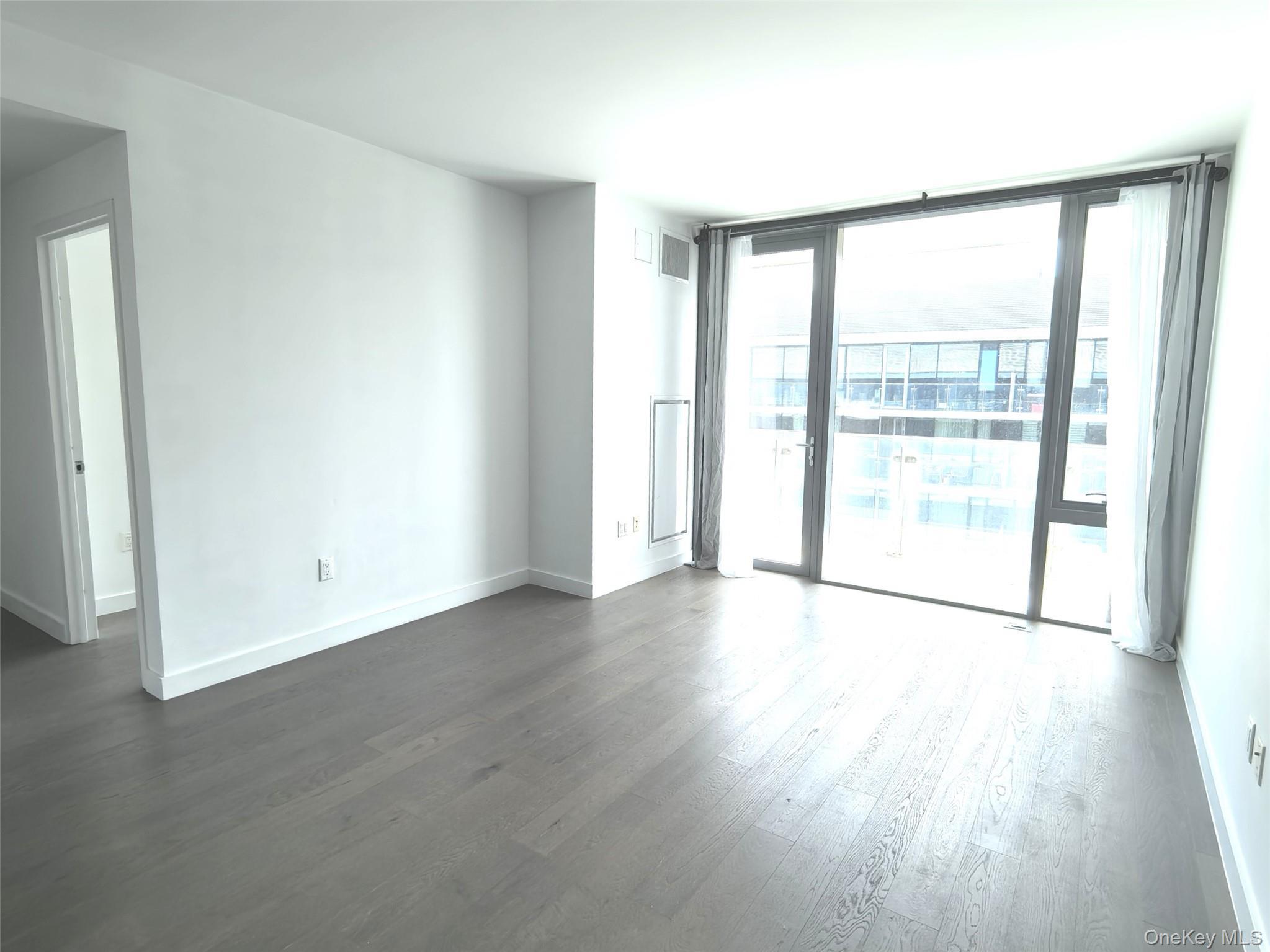 Single Family 40th Road Queens, NY 11354, MLS-1047223-13