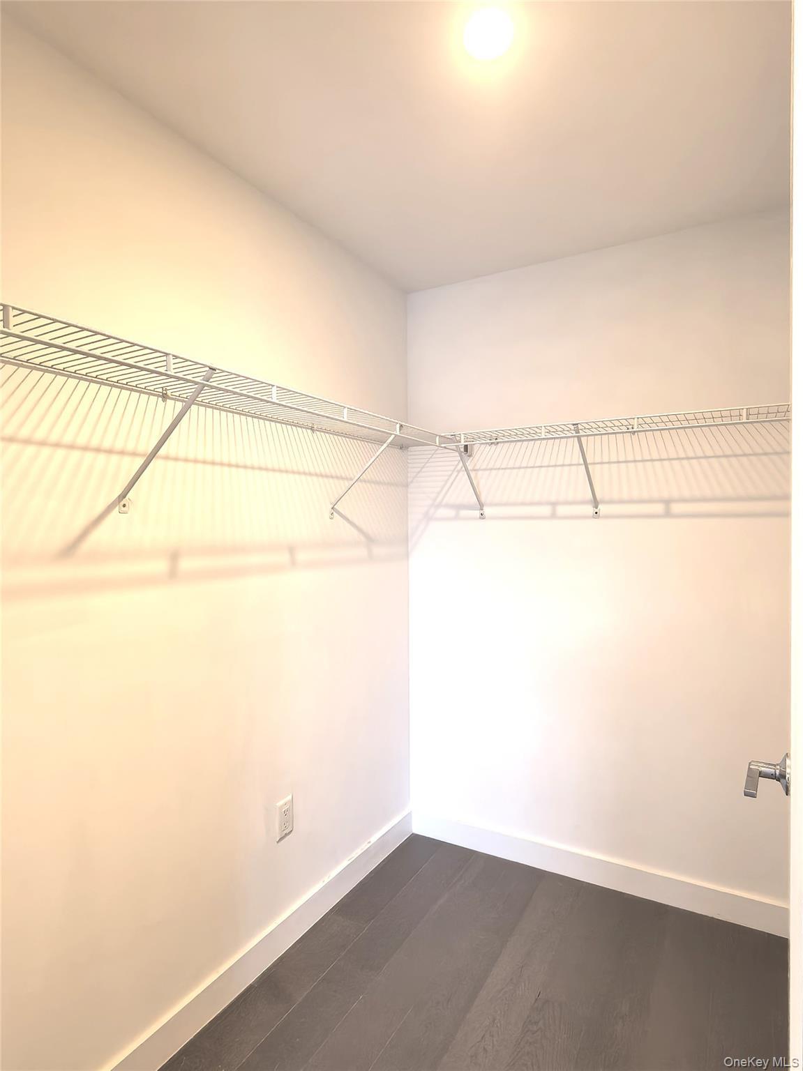 Single Family 40th Road Queens, NY 11354, MLS-1047223-18