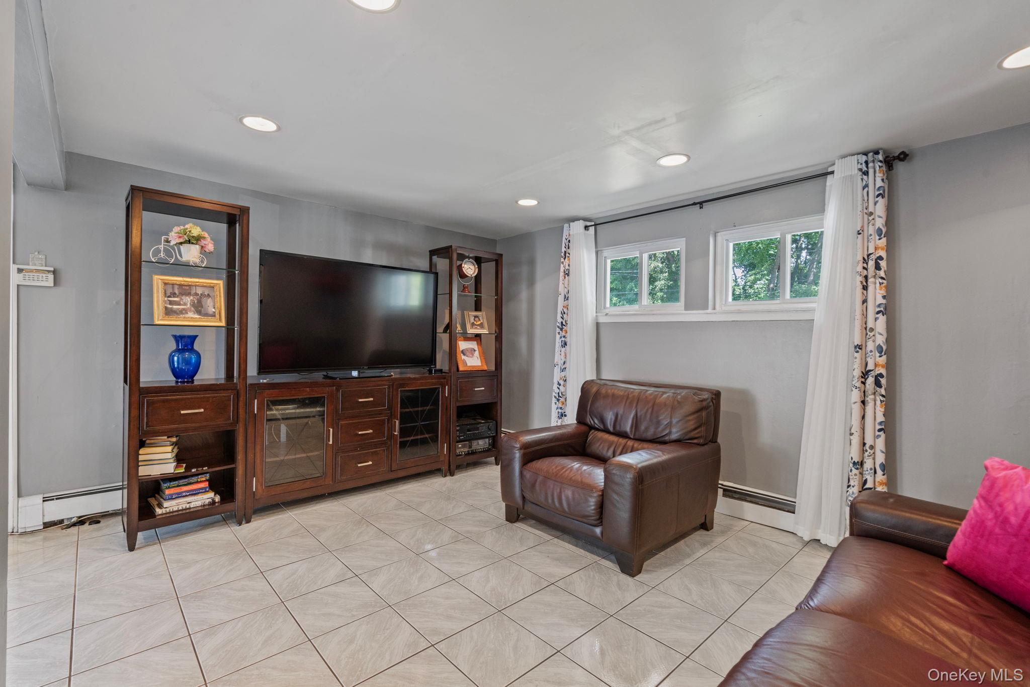 Single Family Brooklyn Avenue Nassau County, NY 11575, MLS-1047228-28