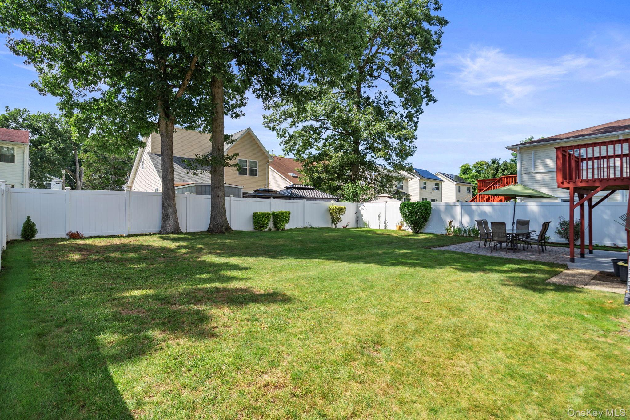 Single Family Brooklyn Avenue Nassau County, NY 11575, MLS-1047228-35