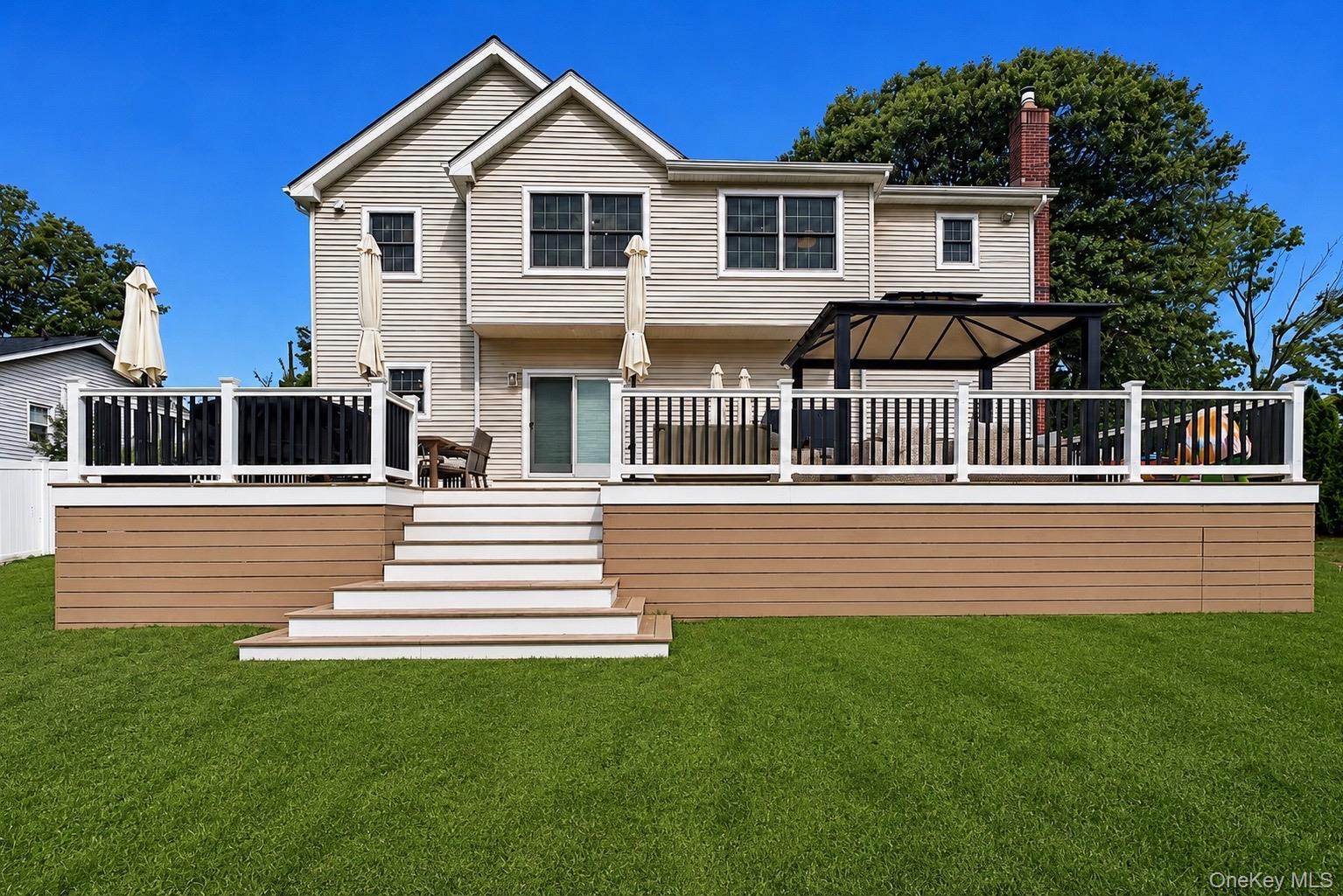 Single Family Fulton Boulevard  Suffolk County, NY 11725, MLS-1047230-23