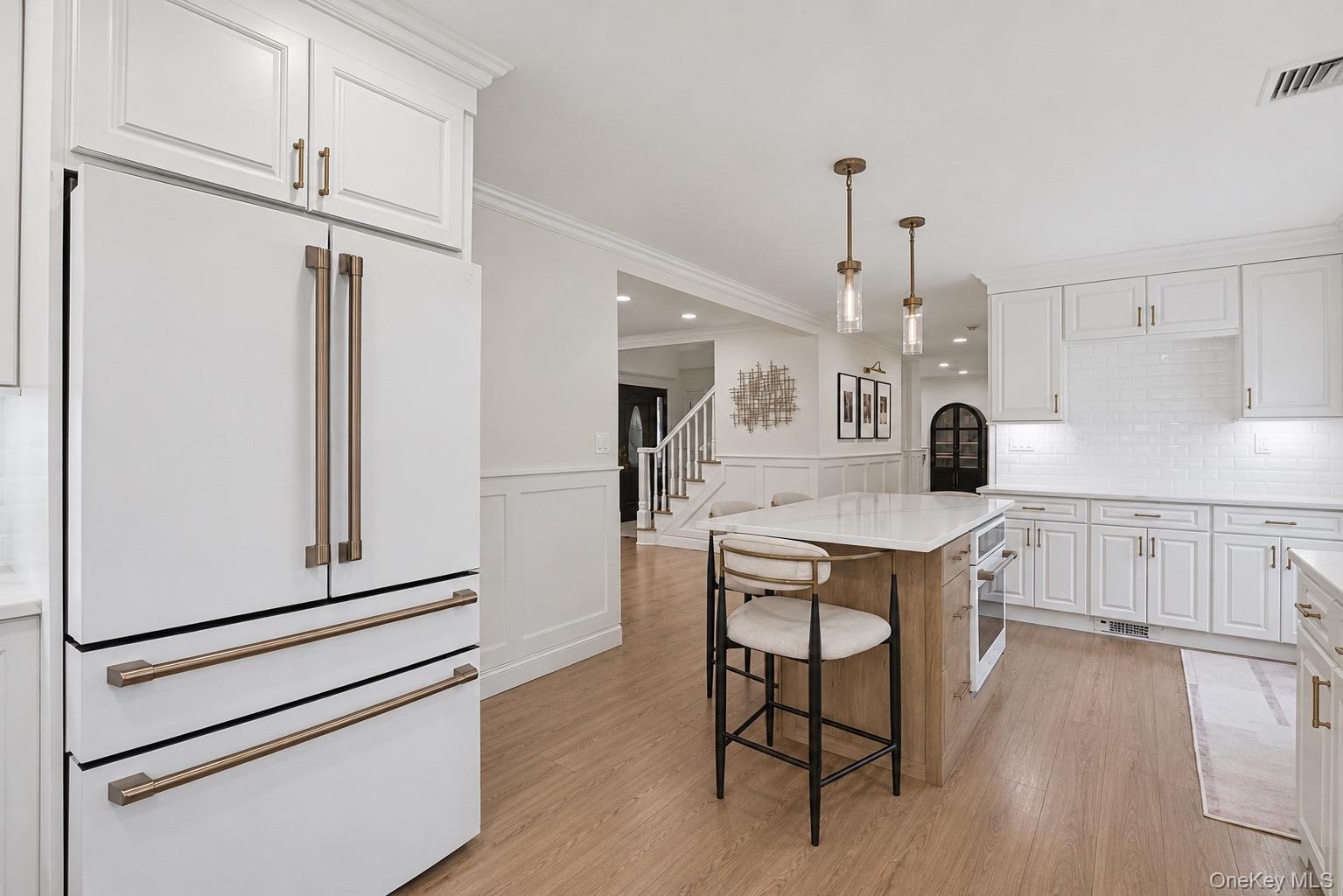 Single Family Fulton Boulevard  Suffolk County, NY 11725, MLS-1047230-4