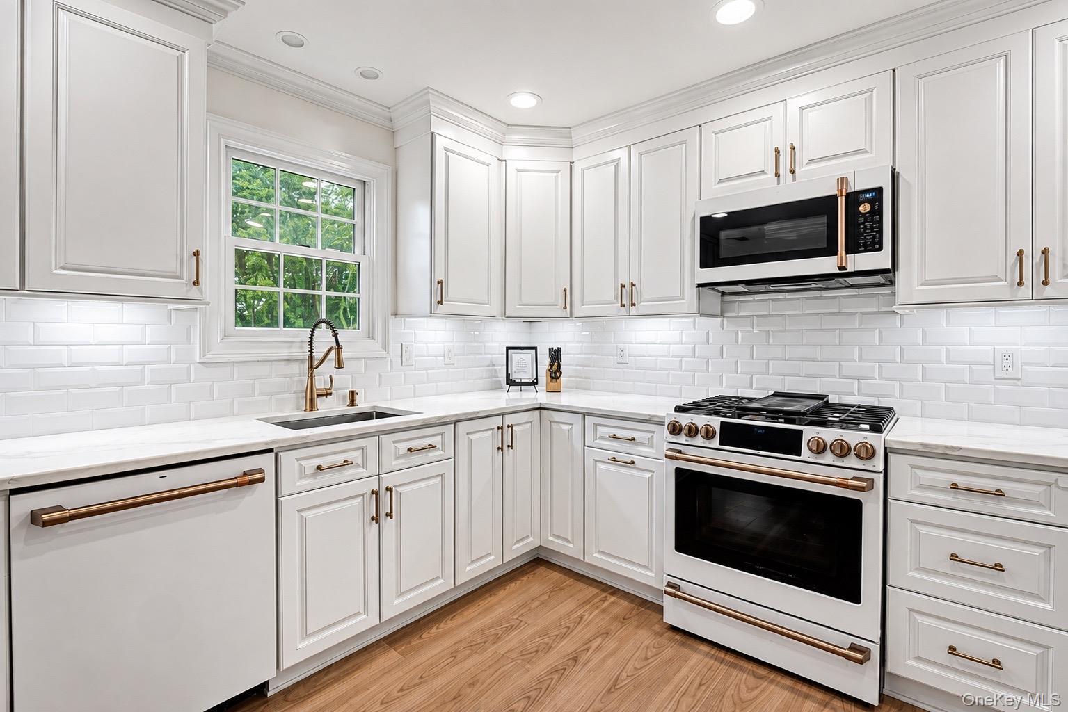 Single Family Fulton Boulevard  Suffolk County, NY 11725, MLS-1047230-7