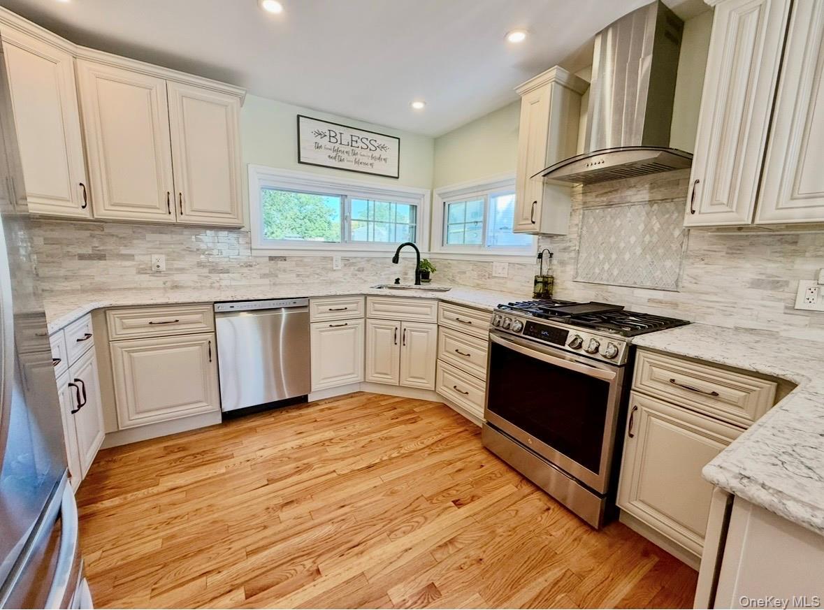 Single Family Westwood Road N  Nassau County, NY 11762, MLS-1047241-4