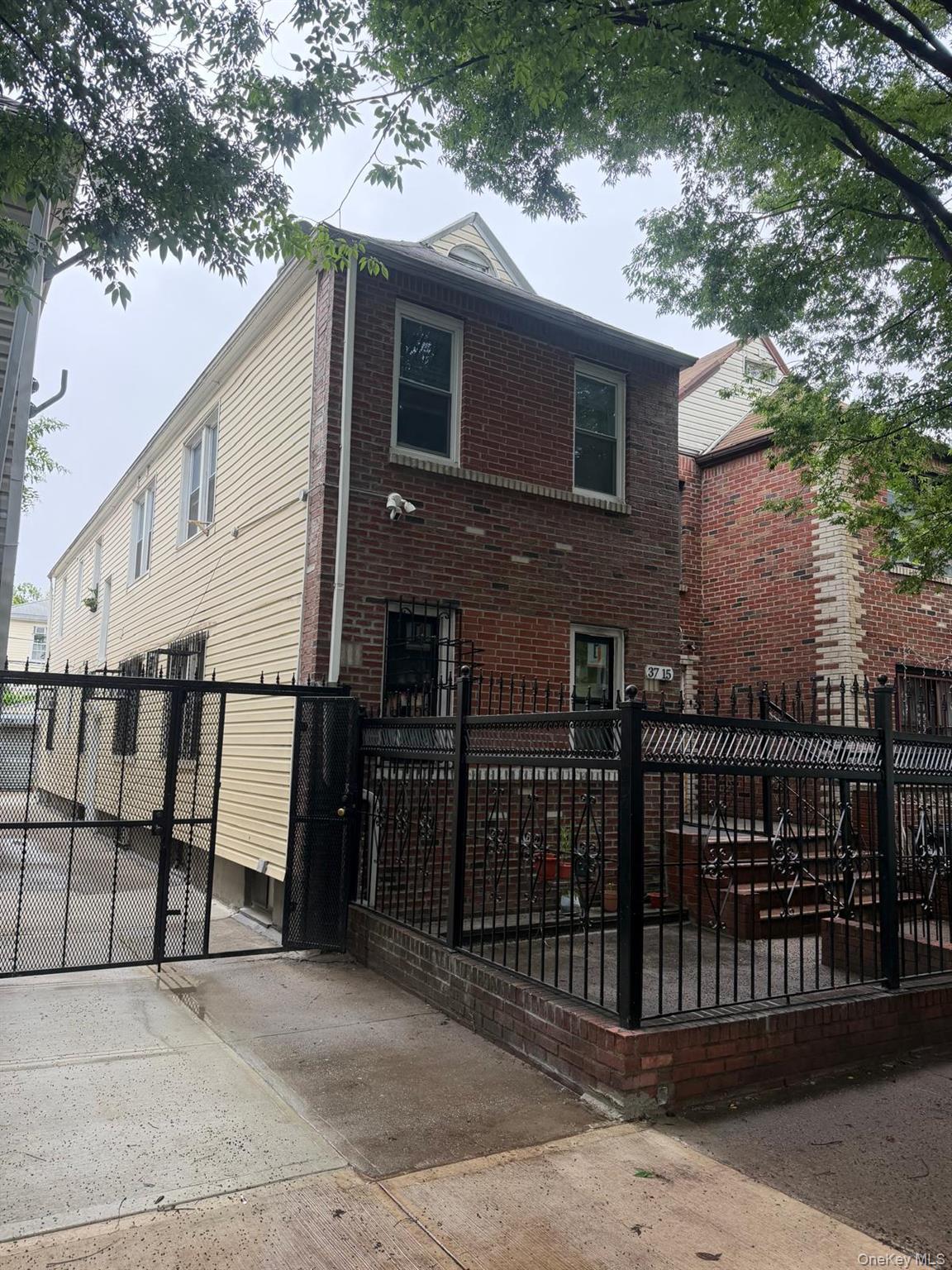 Single Family 94th Street  Queens, NY 11372, MLS-1047259-14