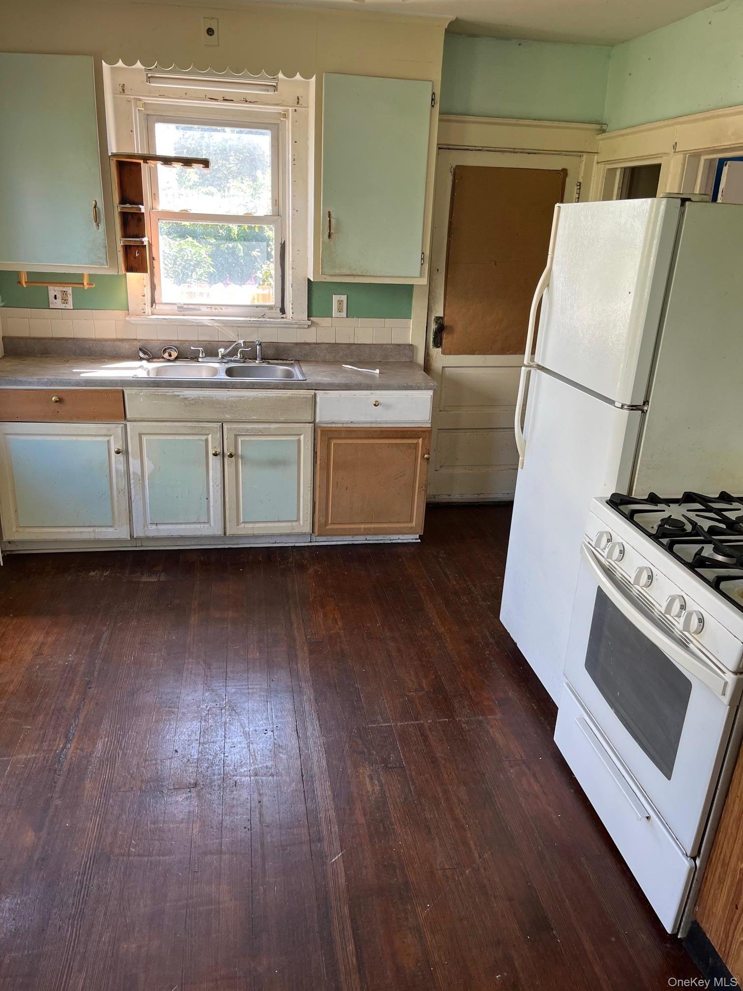 Single Family Grand Street  Ulster County, NY 12401, MLS-1047280-3
