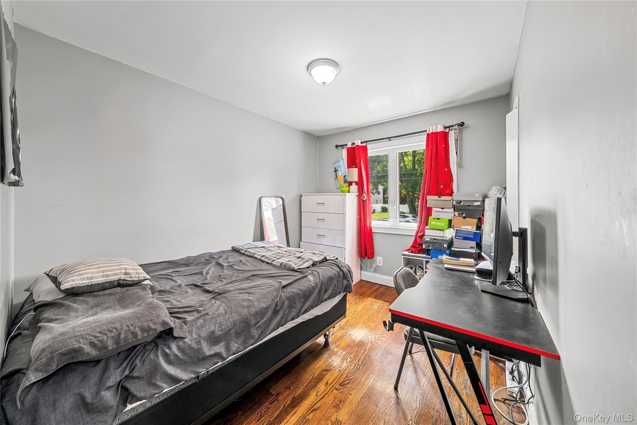 Single Family Bushwick Avenue Suffolk County, NY 11722, MLS-1047295-12