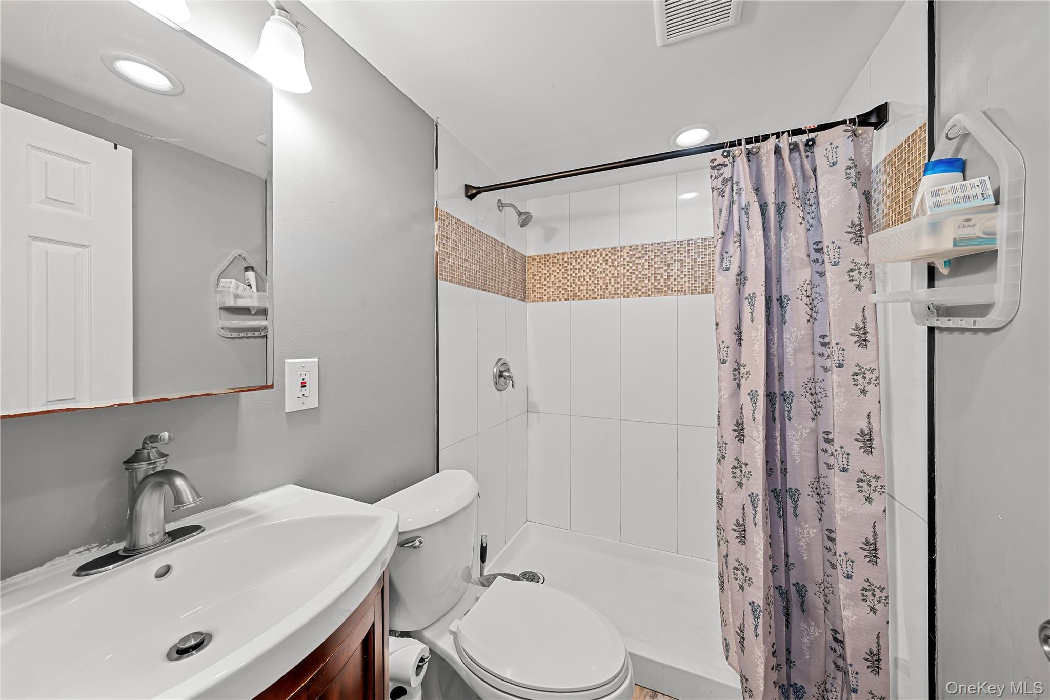 Single Family Bushwick Avenue Suffolk County, NY 11722, MLS-1047295-23