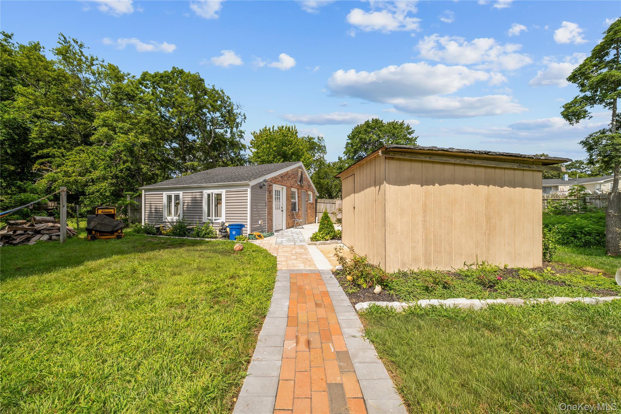 Single Family Bushwick Avenue Suffolk County, NY 11722, MLS-1047295-25