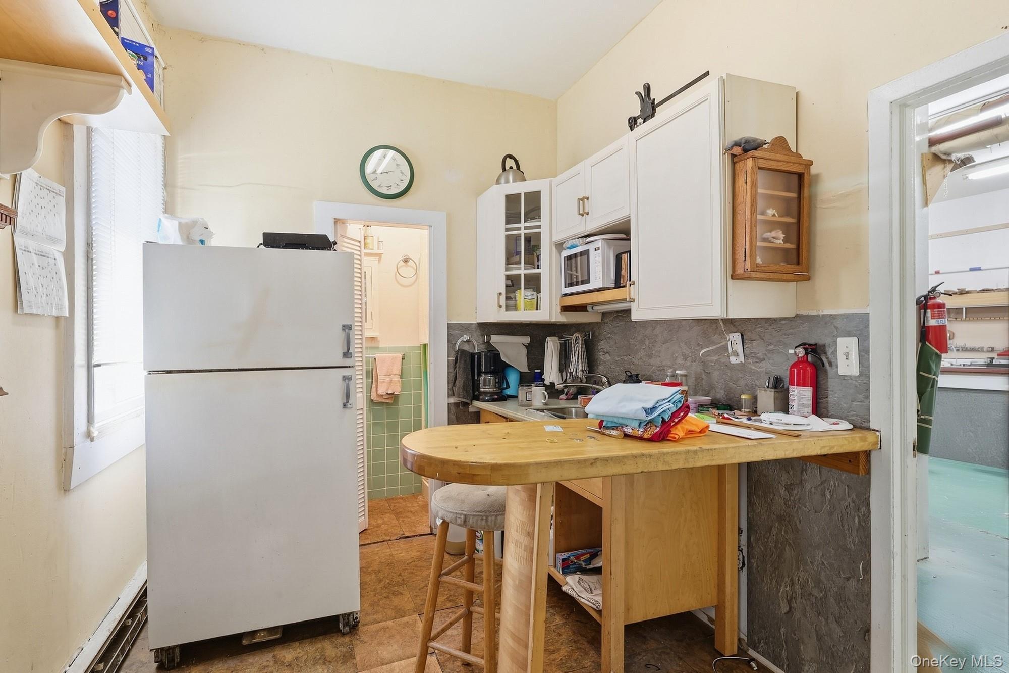 Single Family W Hoffman Avenue Suffolk County, NY 11757, MLS-1047312-20