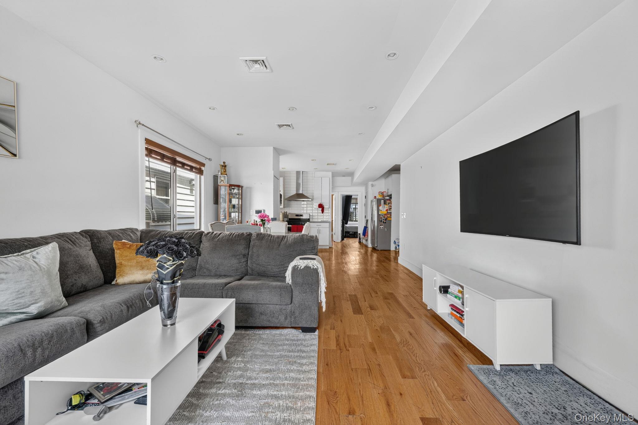 Single Family E 94th Street  Brooklyn, NY 11236, MLS-1047321-3