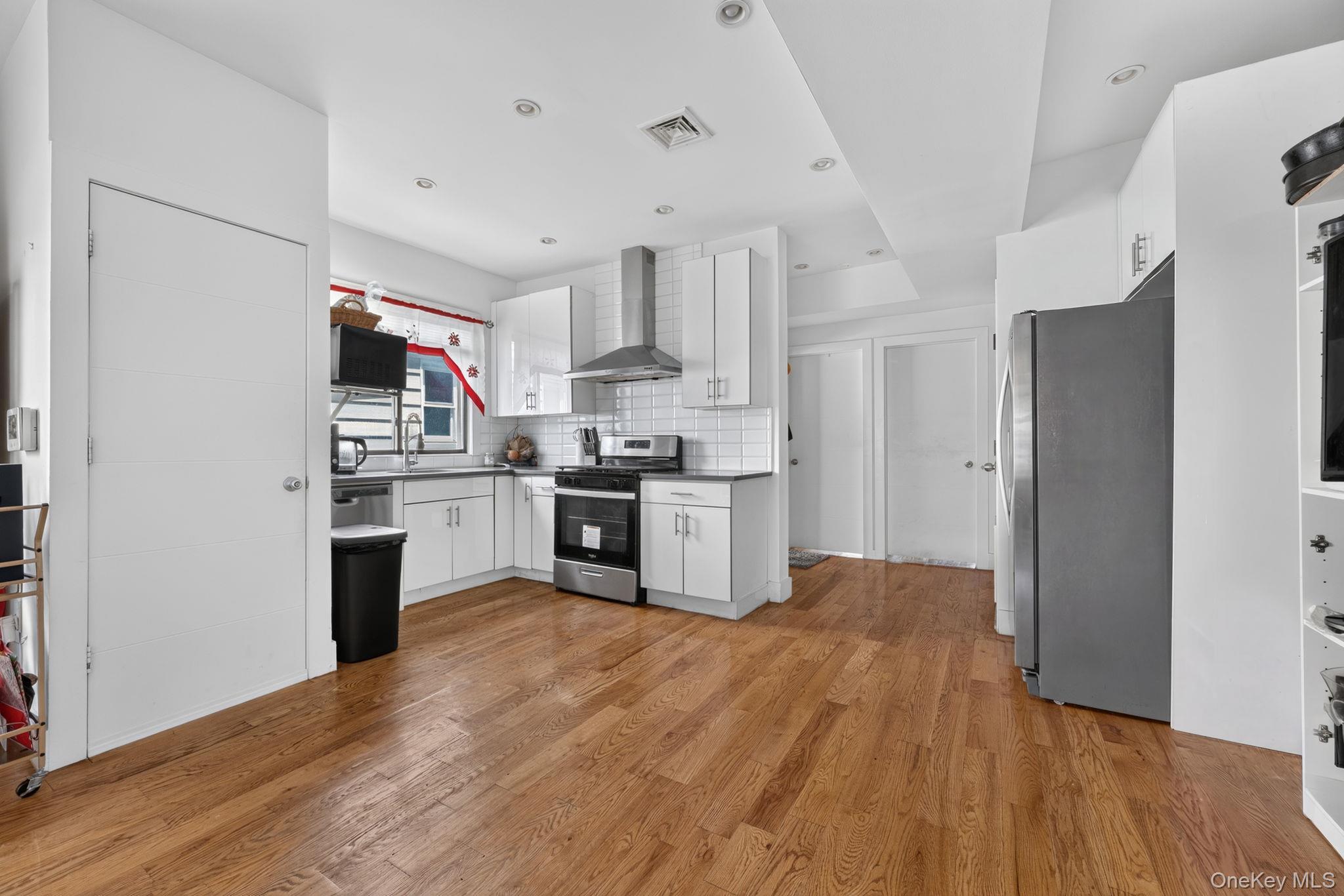 Single Family E 94th Street  Brooklyn, NY 11236, MLS-1047321-5