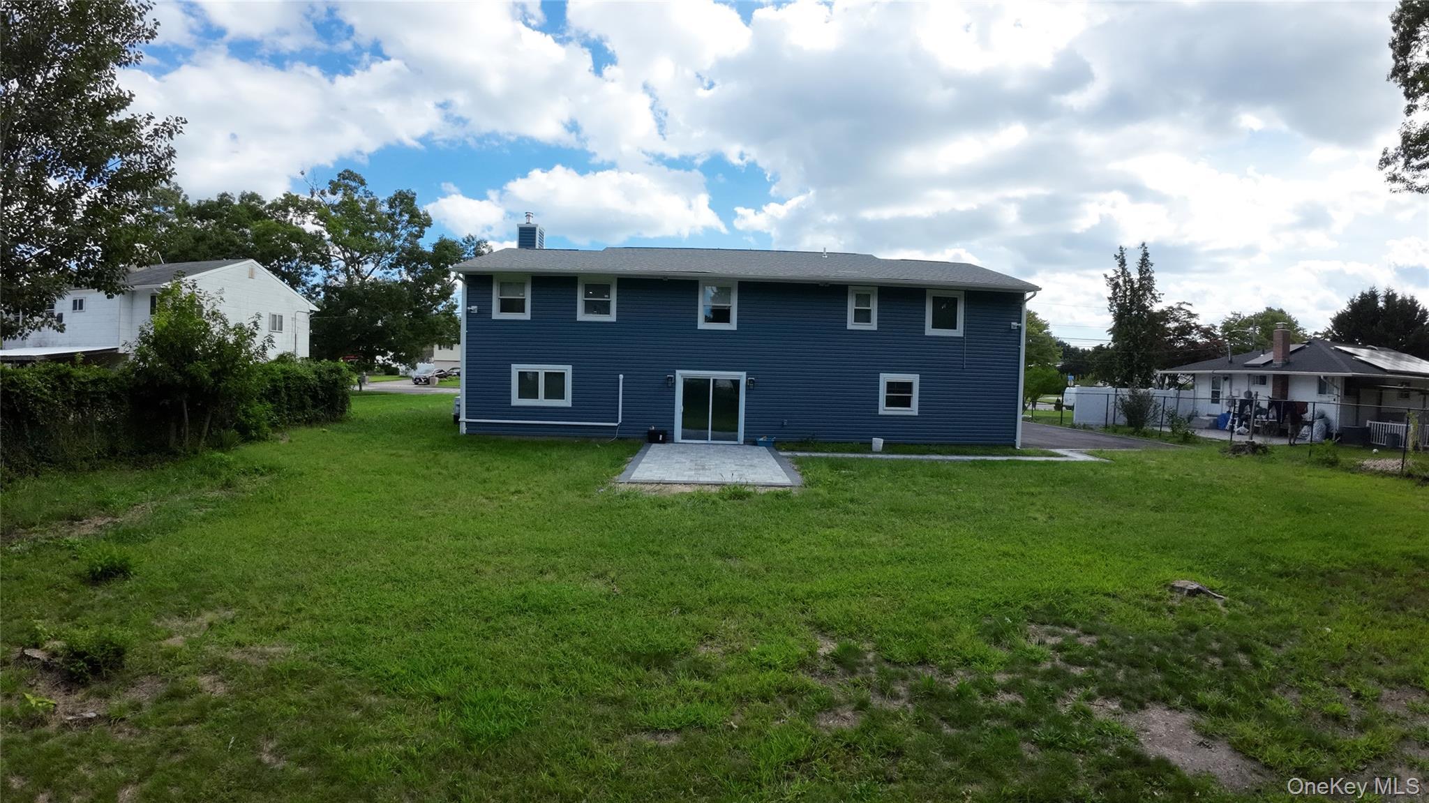 Single Family Spur Drive N  Suffolk County, NY 11706, MLS-1047326-30