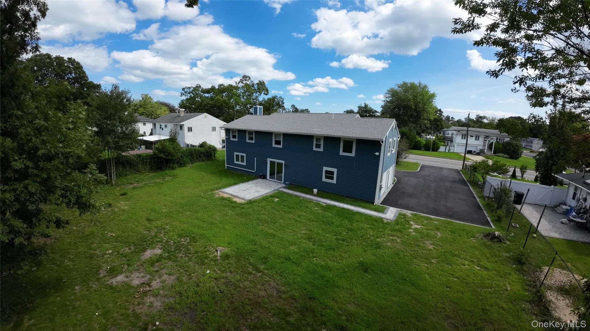 Single Family Spur Drive N  Suffolk County, NY 11706, MLS-1047326-32