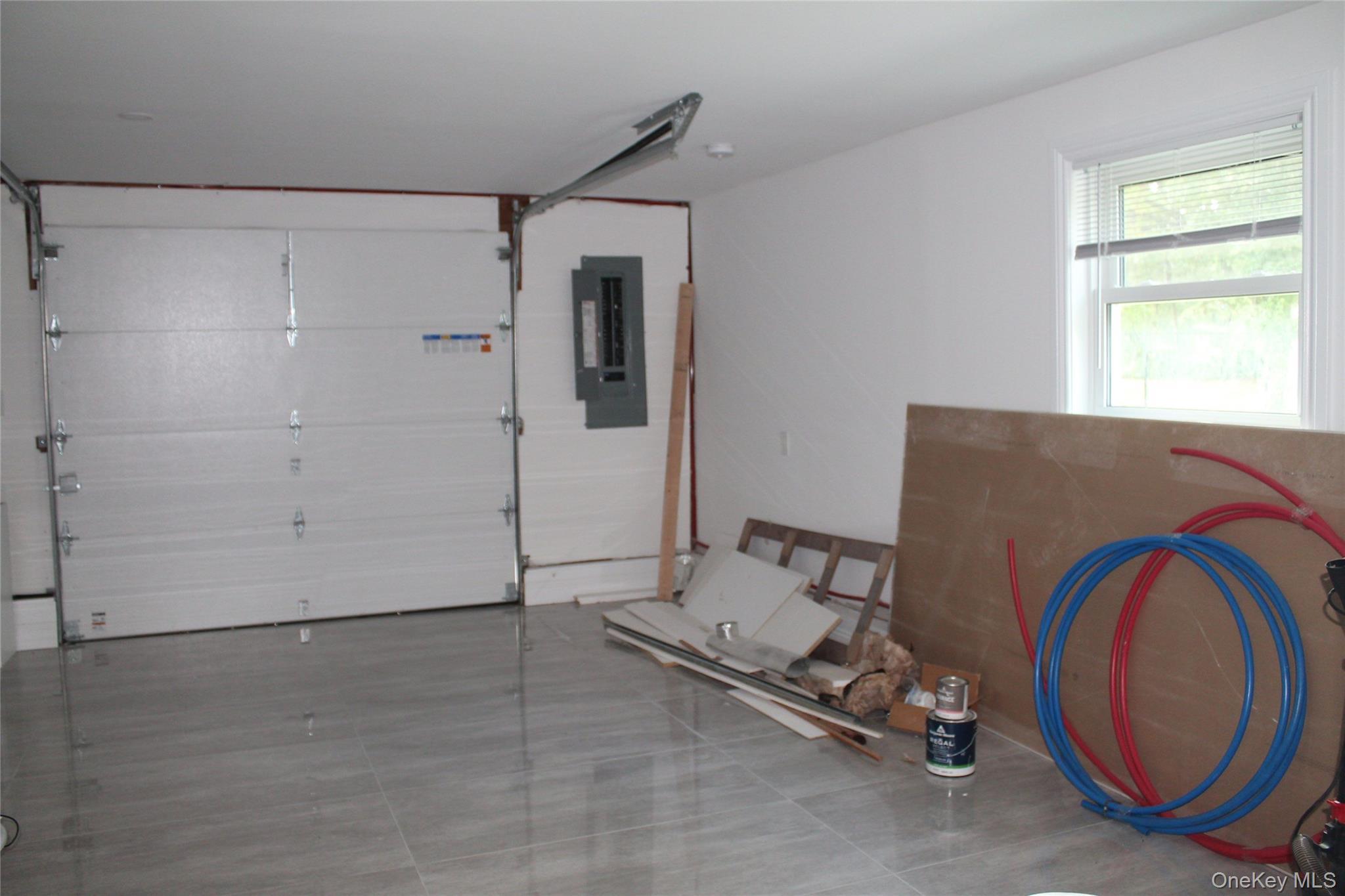 Single Family Spur Drive N  Suffolk County, NY 11706, MLS-1047326-38