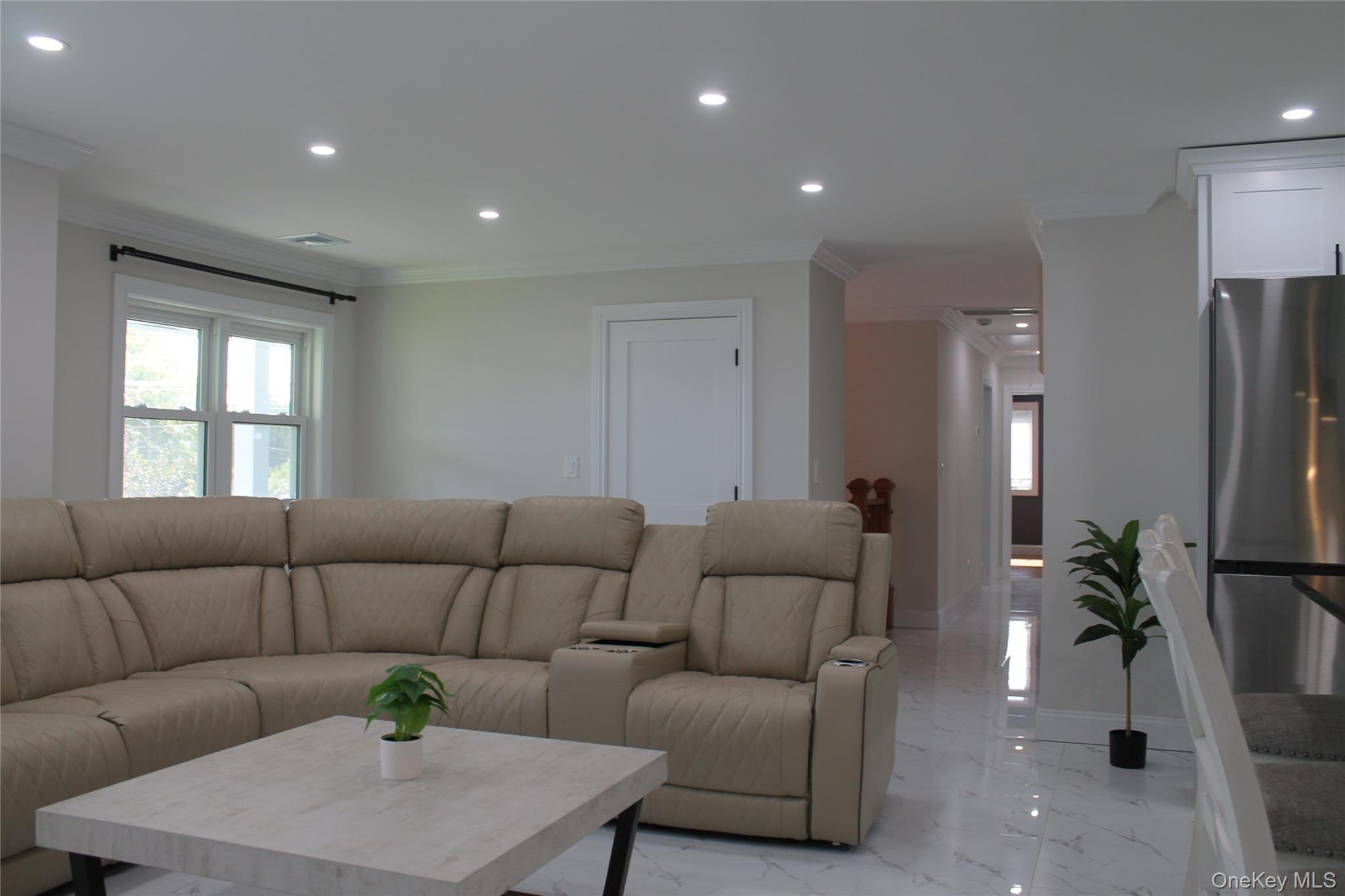 Single Family Spur Drive N  Suffolk County, NY 11706, MLS-1047326-6