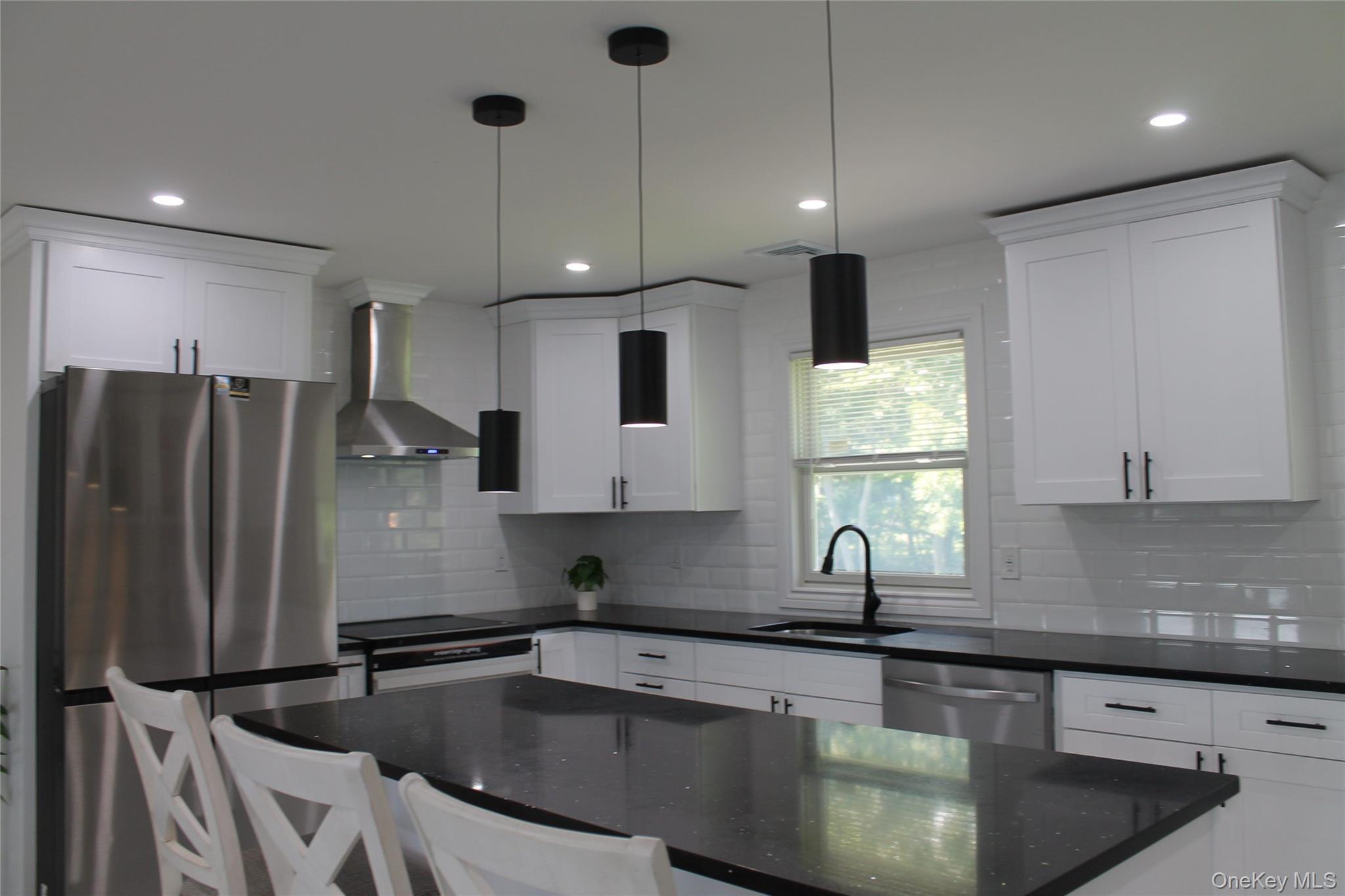Single Family Spur Drive N  Suffolk County, NY 11706, MLS-1047326-8