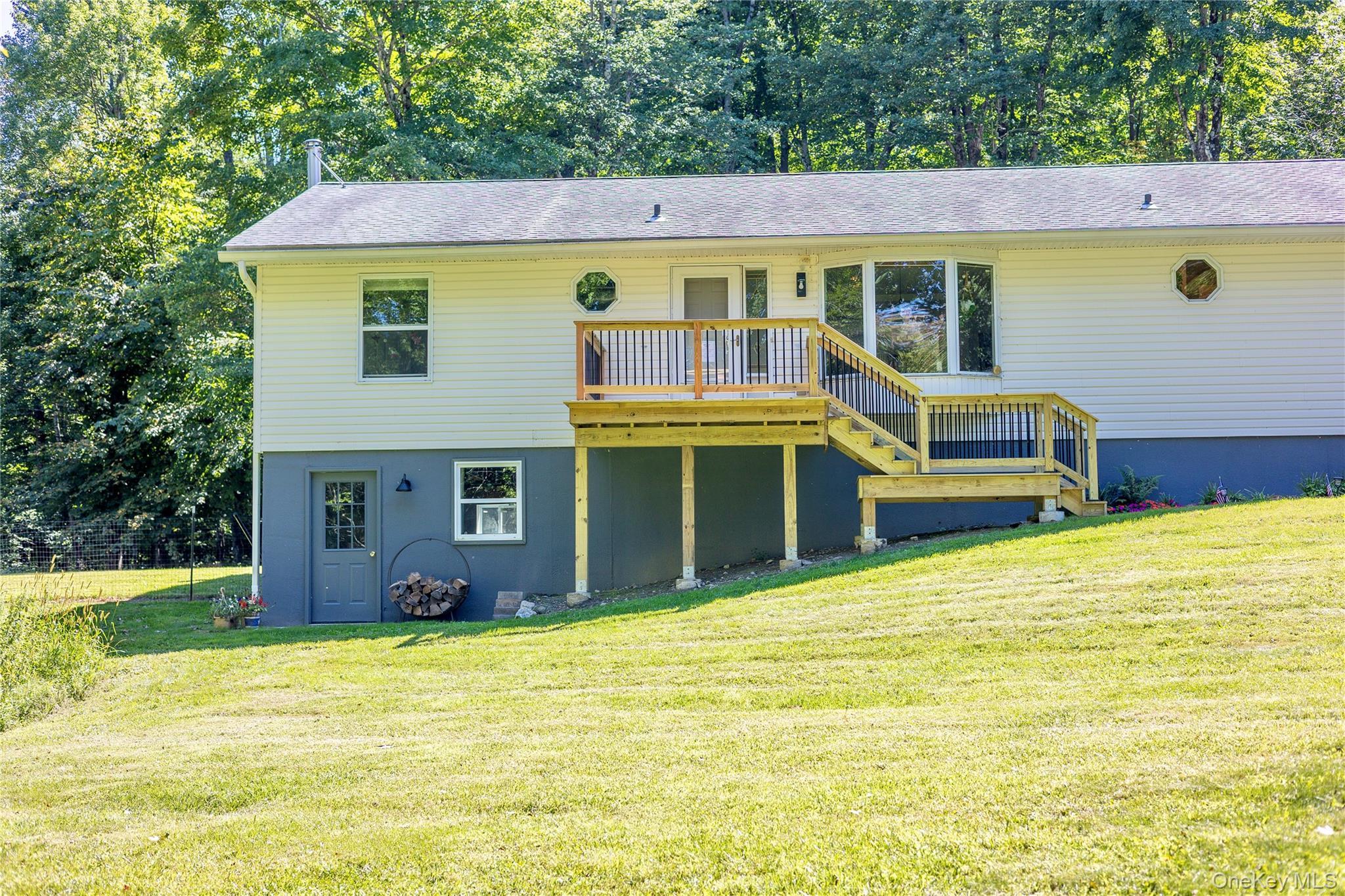 Single Family Briarwood Lane  Dutchess County, NY 12546, MLS-1047331-17