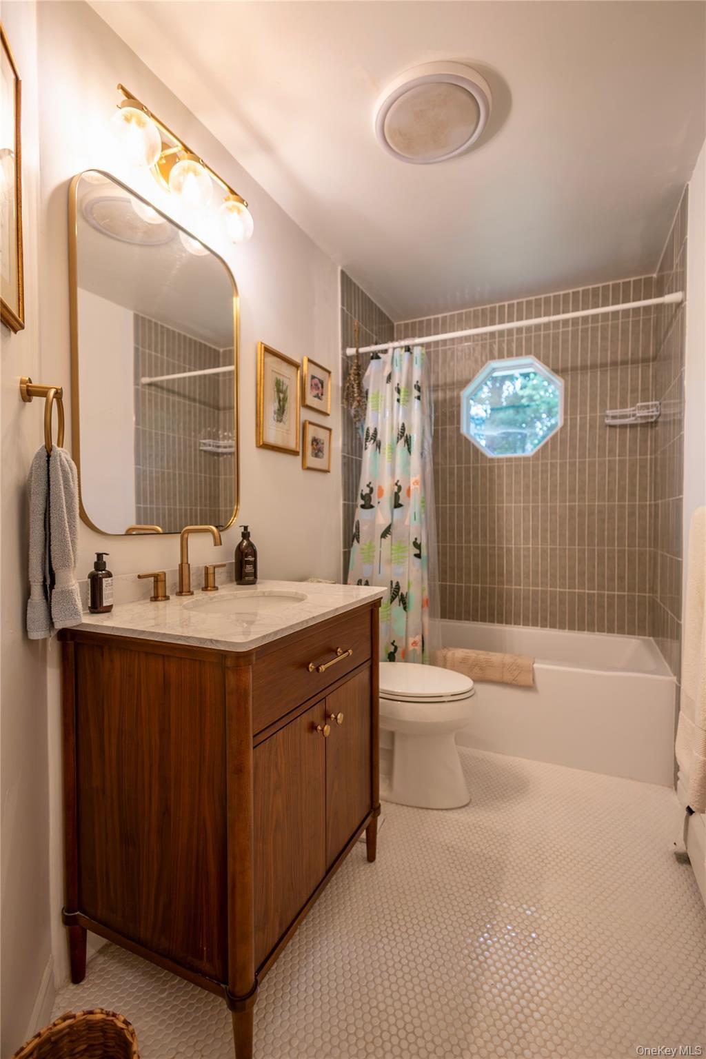 Single Family Briarwood Lane  Dutchess County, NY 12546, MLS-1047331-35