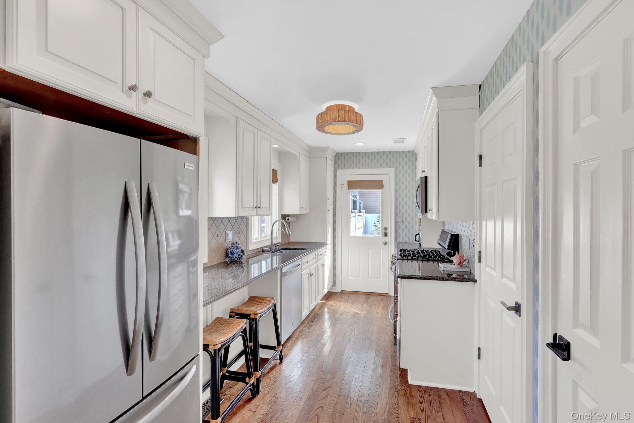 Single Family Washington Avenue  Suffolk County, NY 11796, MLS-1047335-8