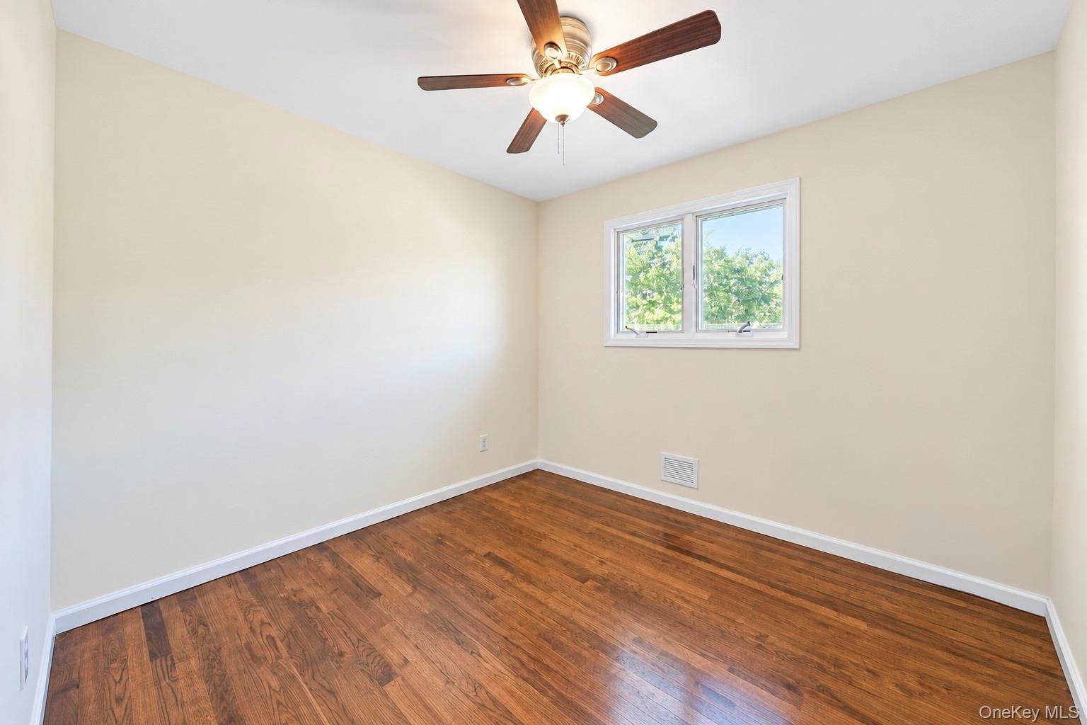 Single Family Smithtown Polk Boulevard  Suffolk County, NY 11720, MLS-1047339-24