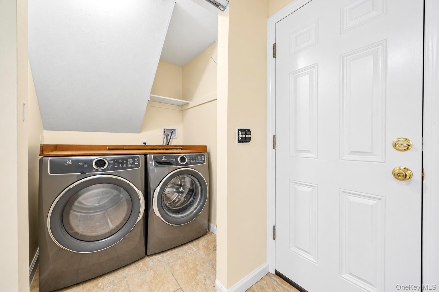 Single Family Smithtown Polk Boulevard  Suffolk County, NY 11720, MLS-1047339-30