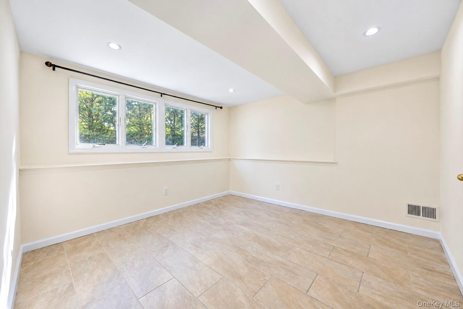 Single Family Smithtown Polk Boulevard  Suffolk County, NY 11720, MLS-1047339-33