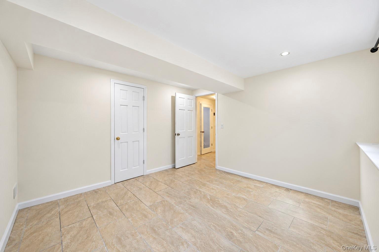 Single Family Smithtown Polk Boulevard  Suffolk County, NY 11720, MLS-1047339-34