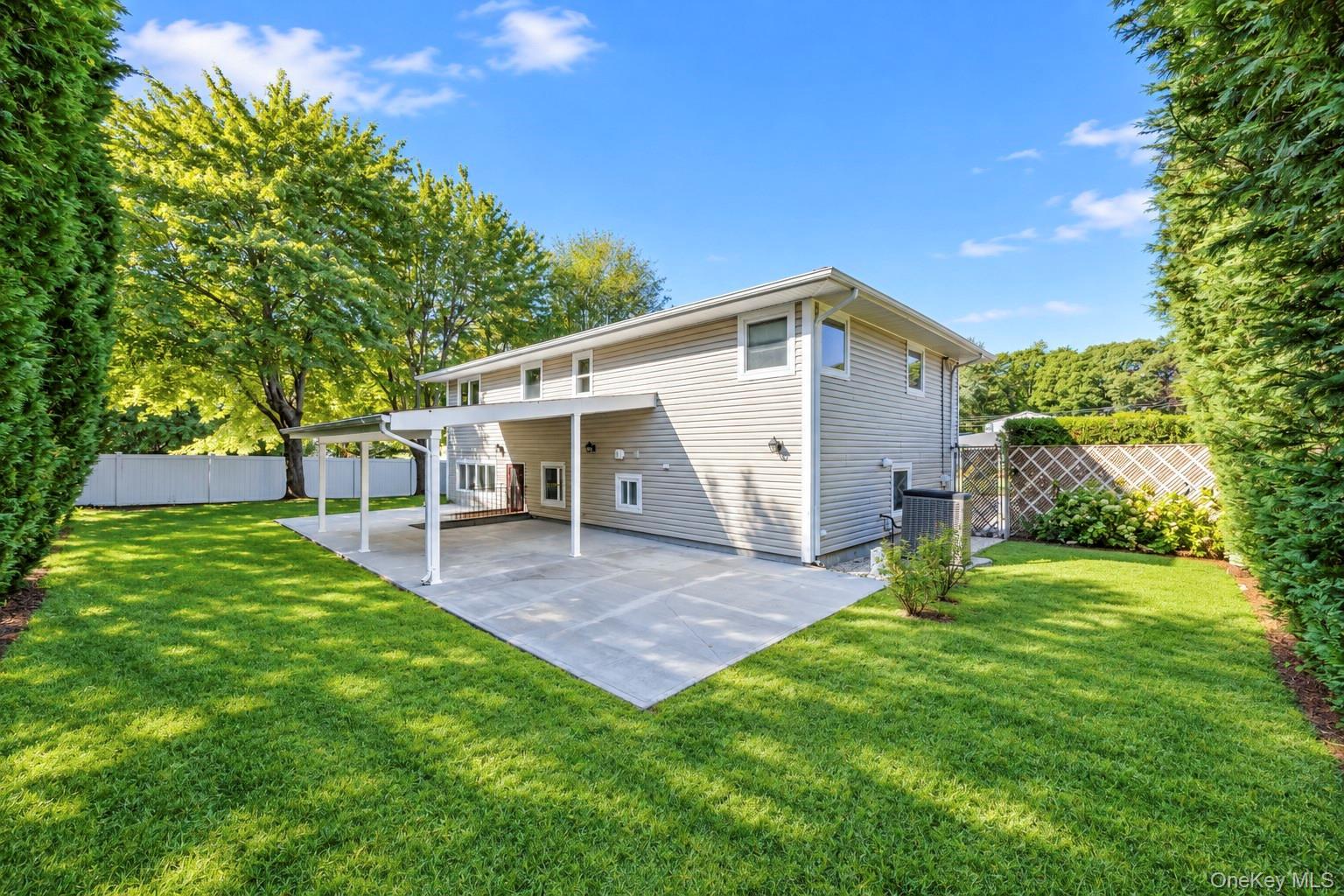 Single Family Smithtown Polk Boulevard  Suffolk County, NY 11720, MLS-1047339-8