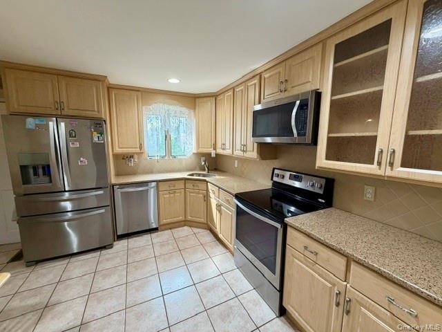 Single Family Jersey Street Suffolk County, NY 11729, MLS-1047348-10