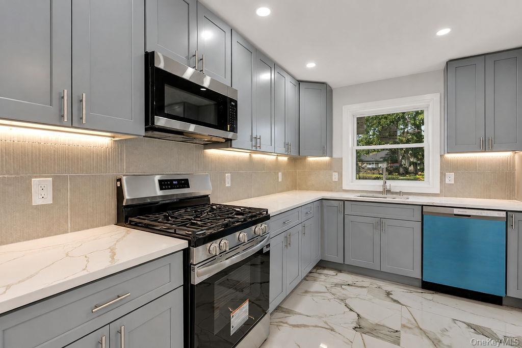 Single Family Ferraris Street  Suffolk County, NY 11726, MLS-1047354-14